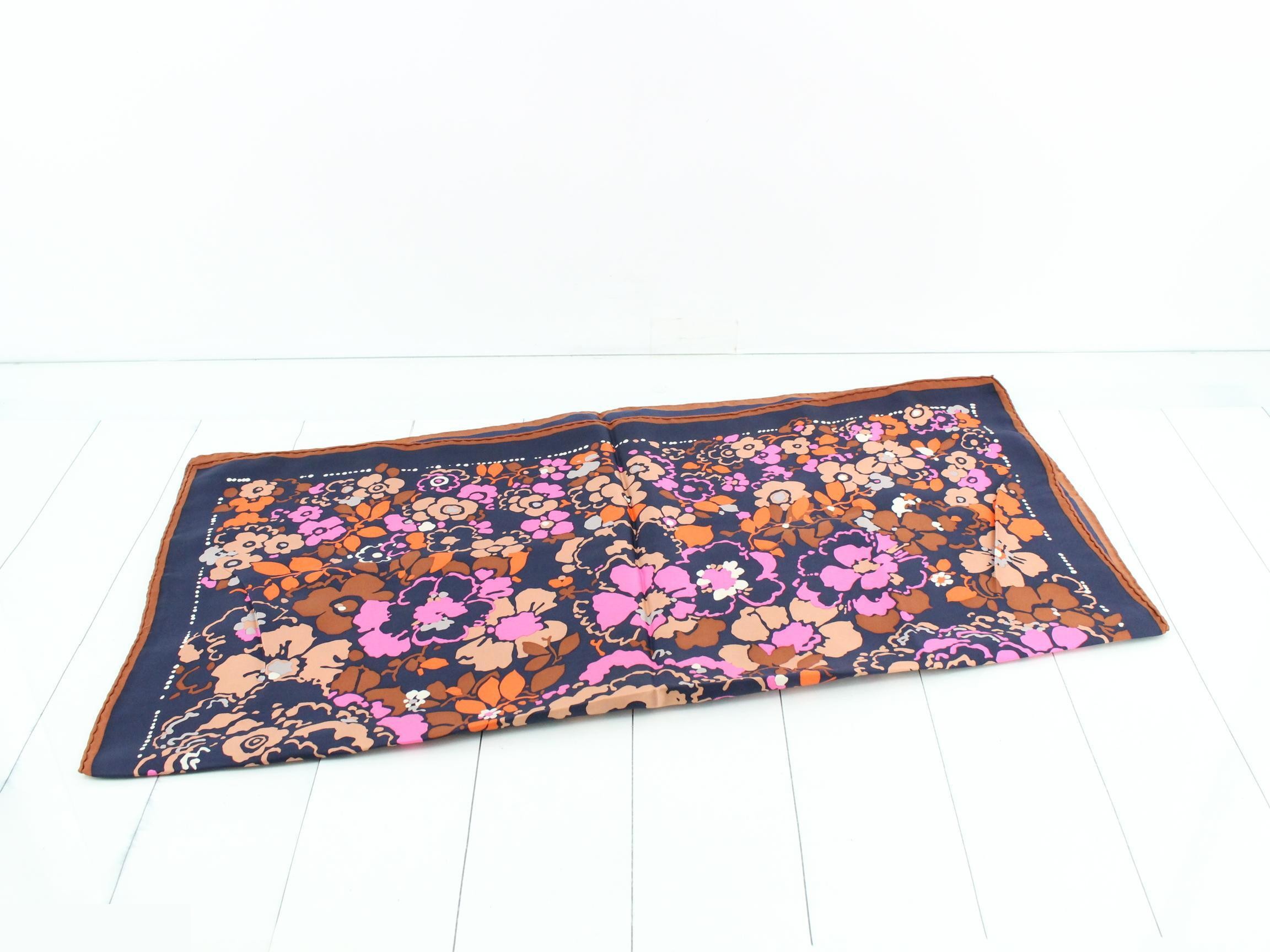 Other lines: Small items, accessories, scarves — view 3