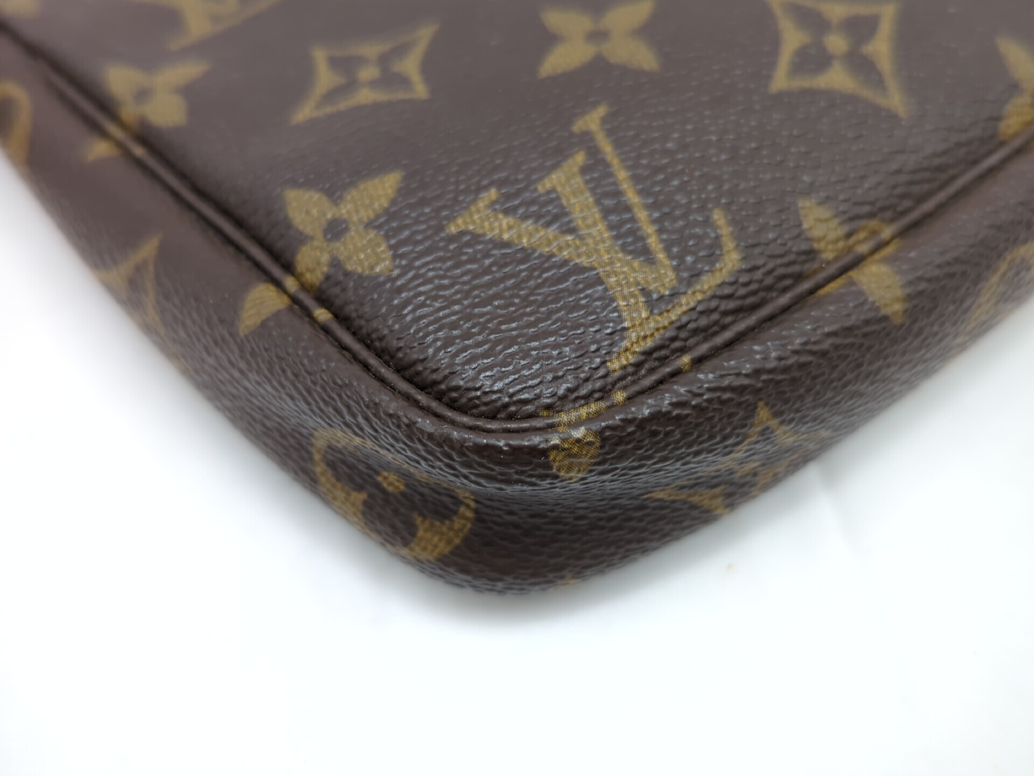 M40712 Monogram Pochette Accessoires Shoulder Bag — view 3