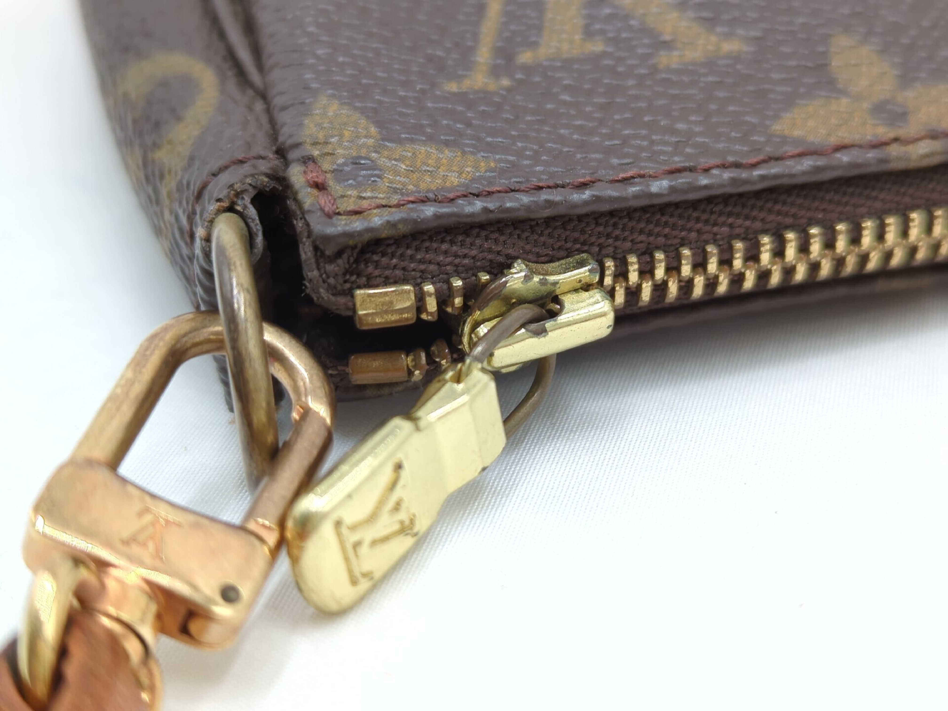 M40712 Monogram Pochette Accessoires Shoulder Bag — view 9