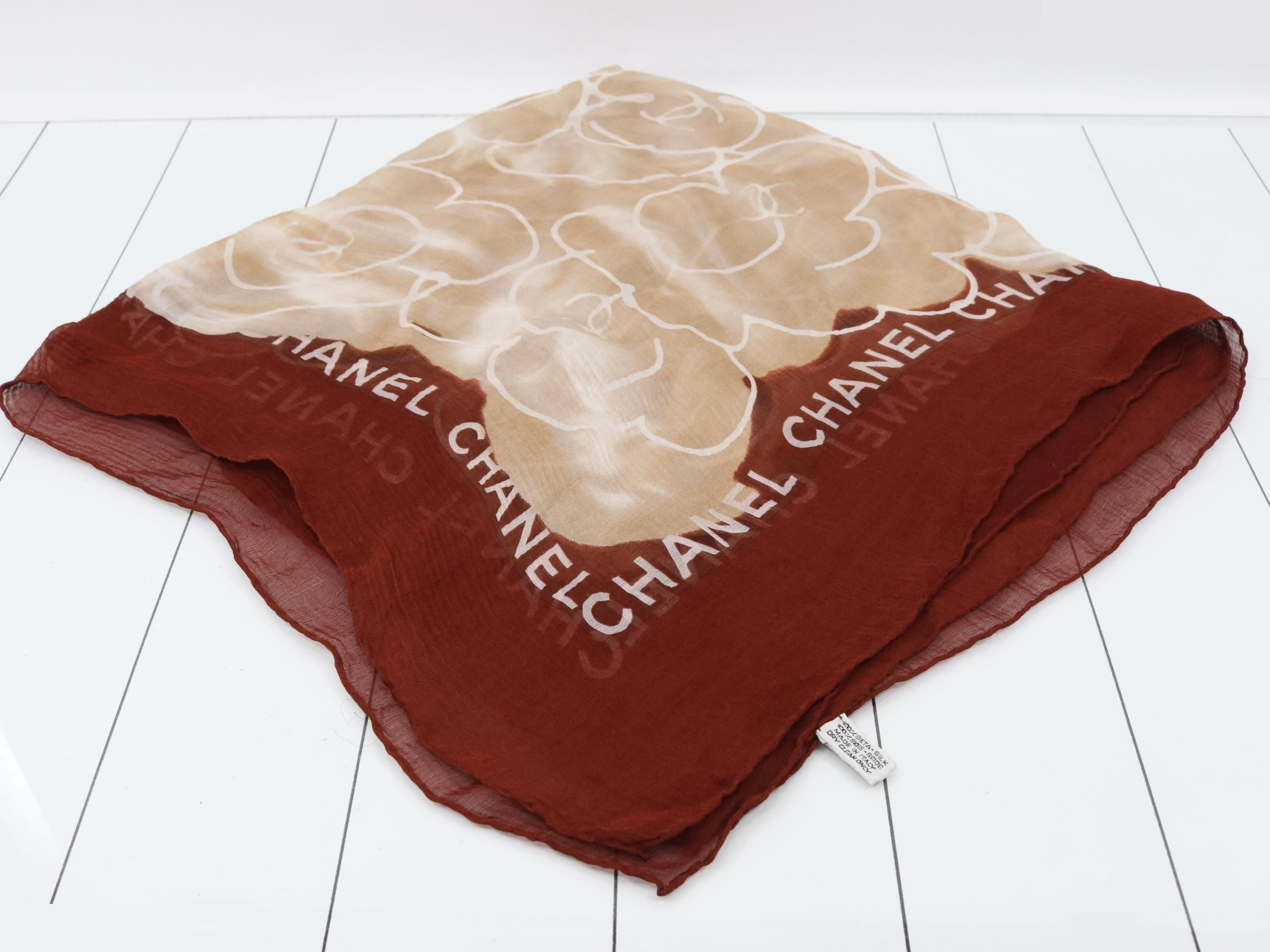 floral print scarf with Coco Mark, 100% silk. — view 2