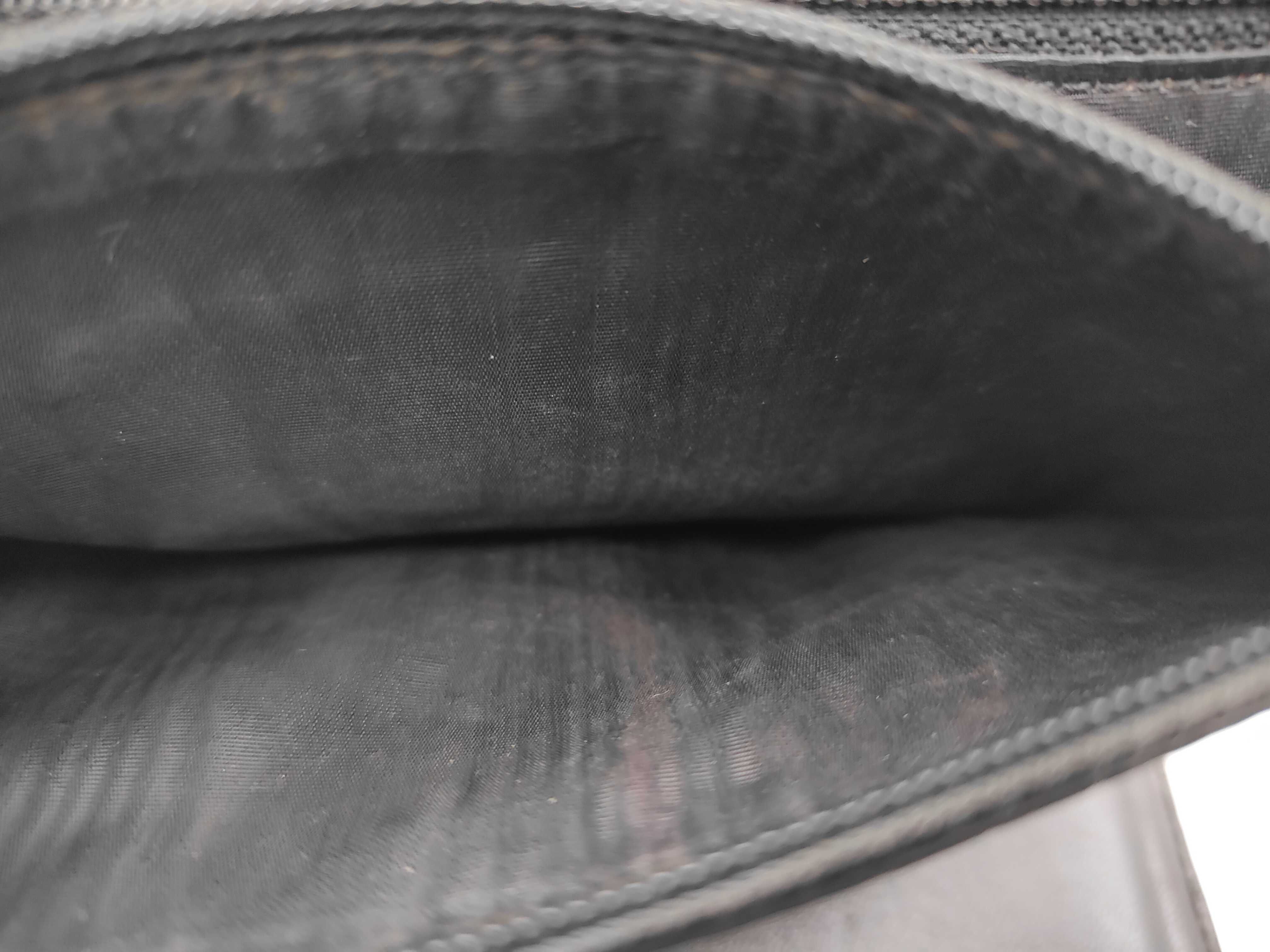 Caviar Skin Bi-fold Wallet — view 11