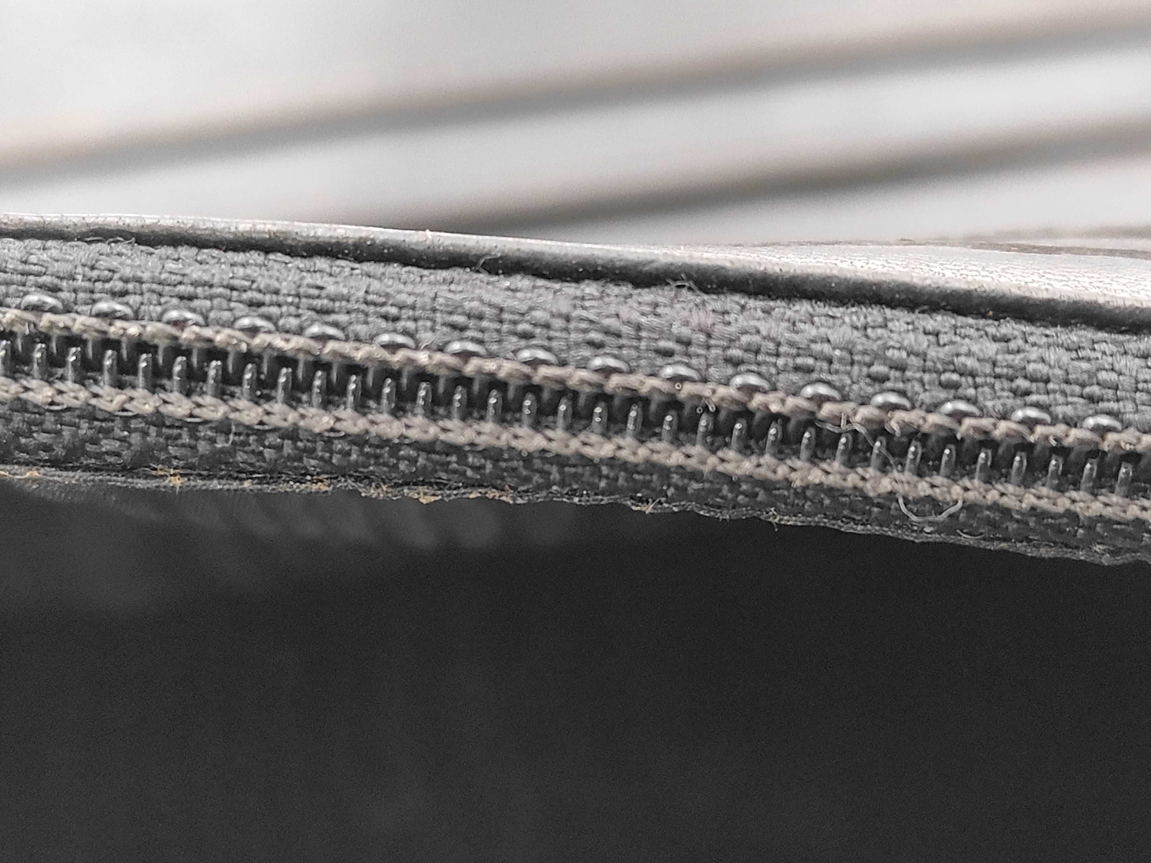 Caviar Skin Bi-fold Wallet — view 9