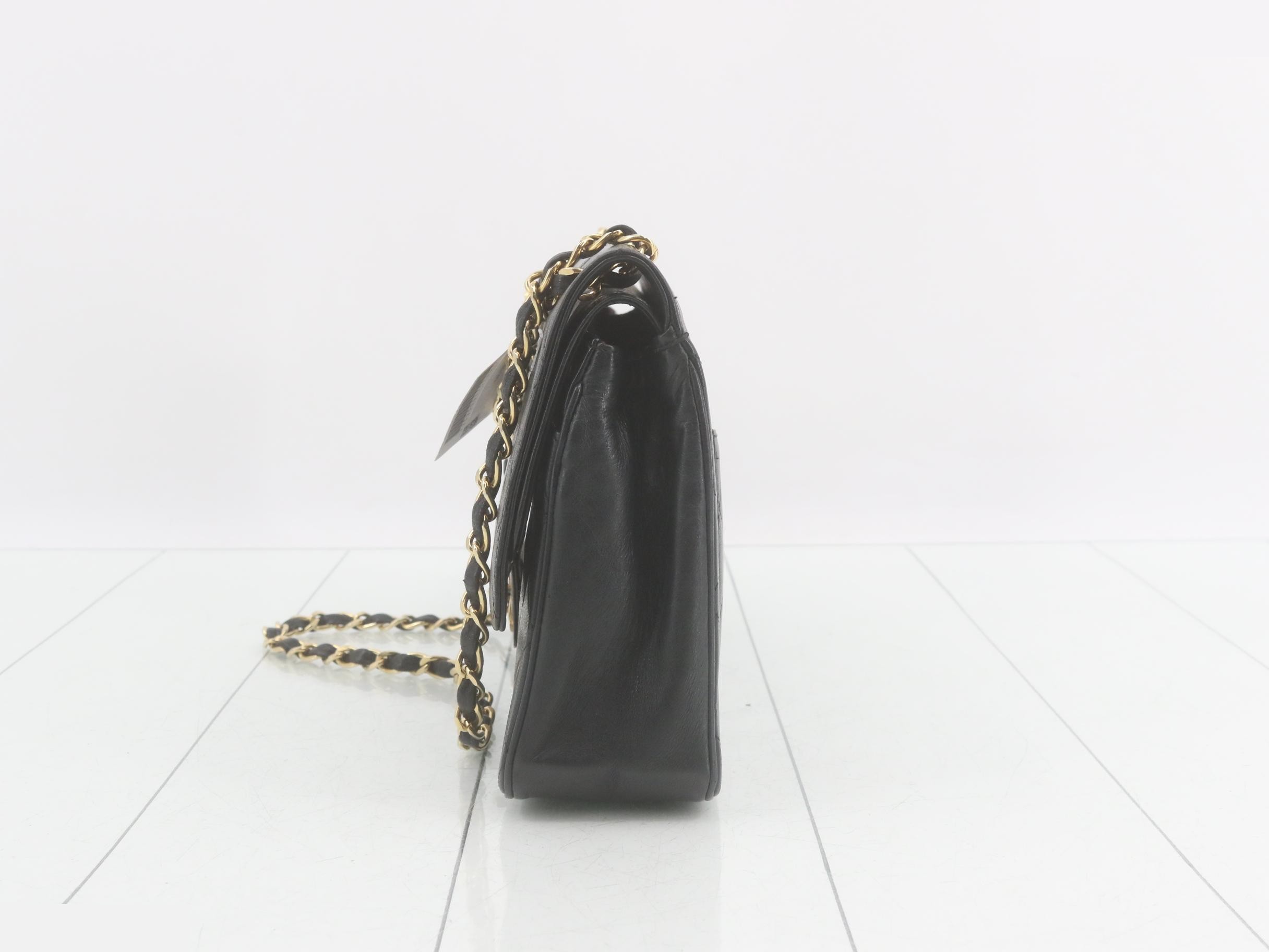 Matelassé Chain Handbag, Black — view 3