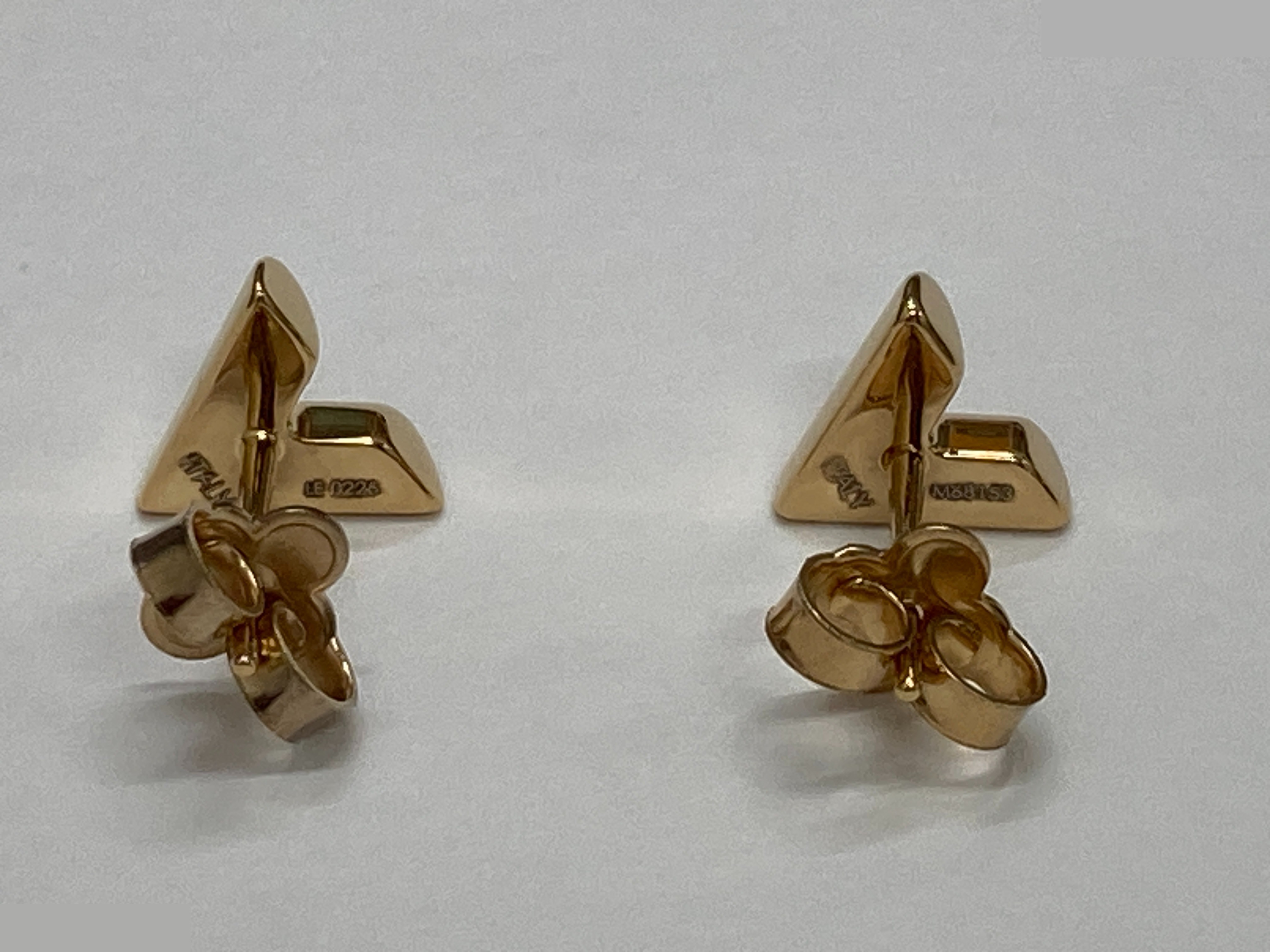 Stud Earrings Essential V — view 2