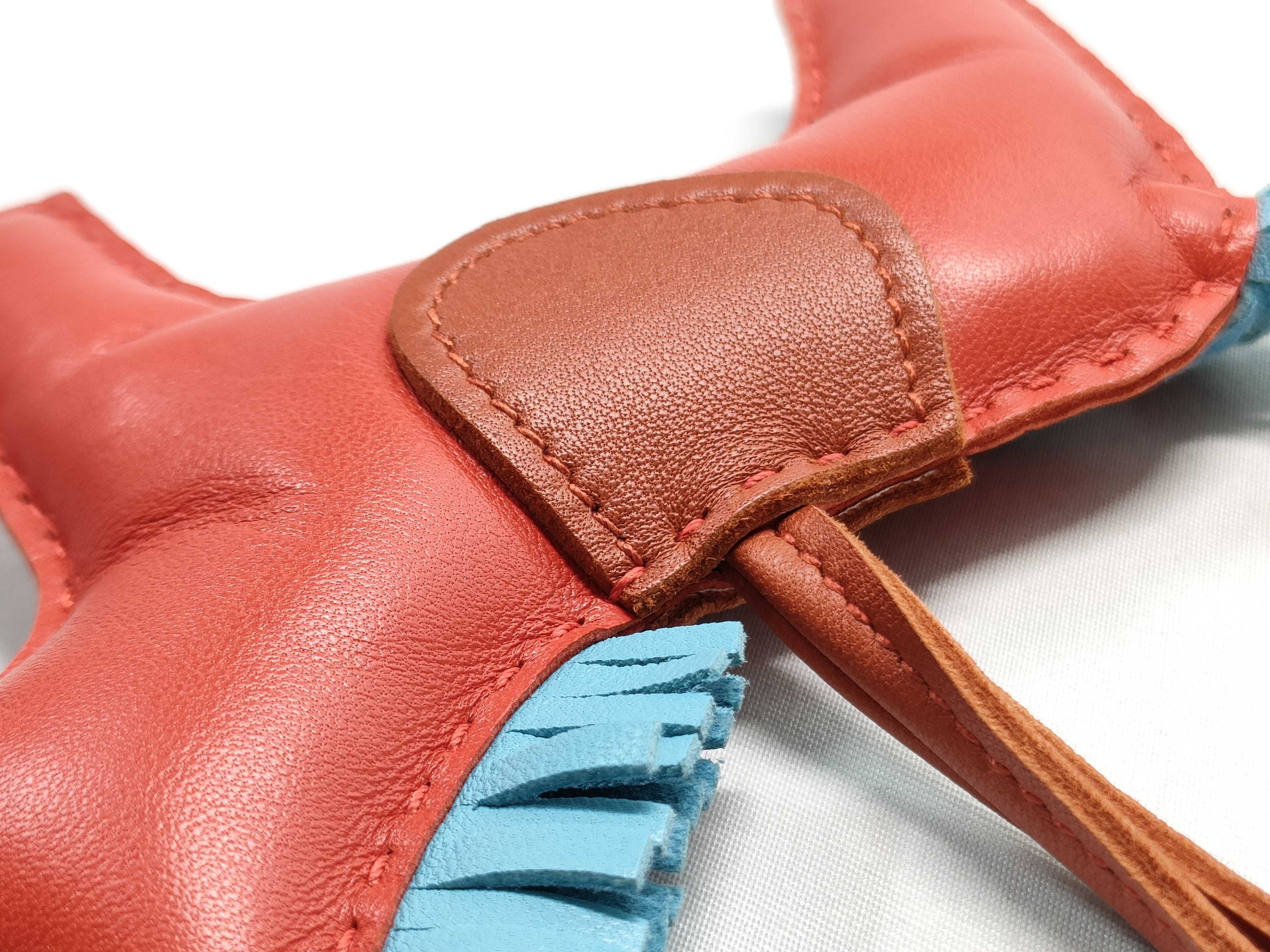 Rodeo MM A stamp Agneau-Miro Capucines Celeste Key Case — view 4