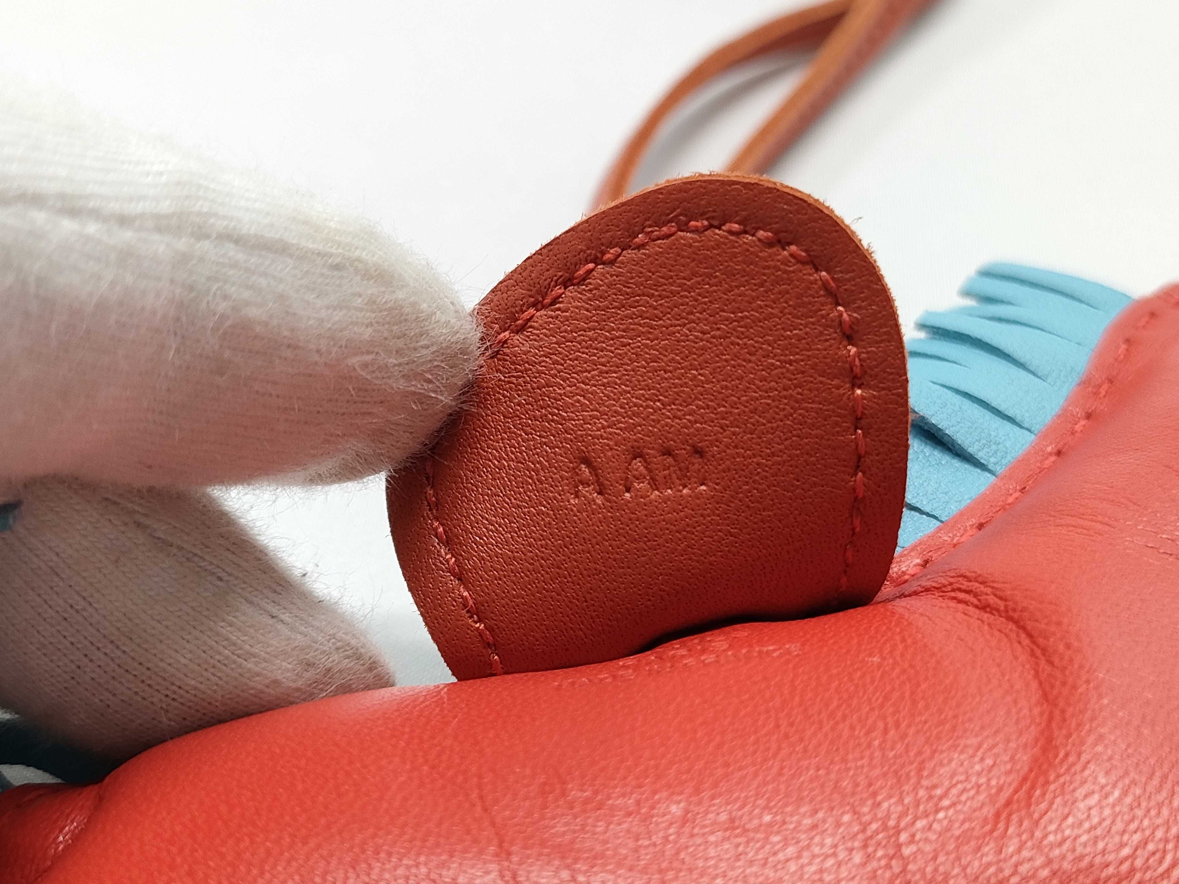 Rodeo MM A stamp Agneau-Miro Capucines Celeste Key Case — view 6