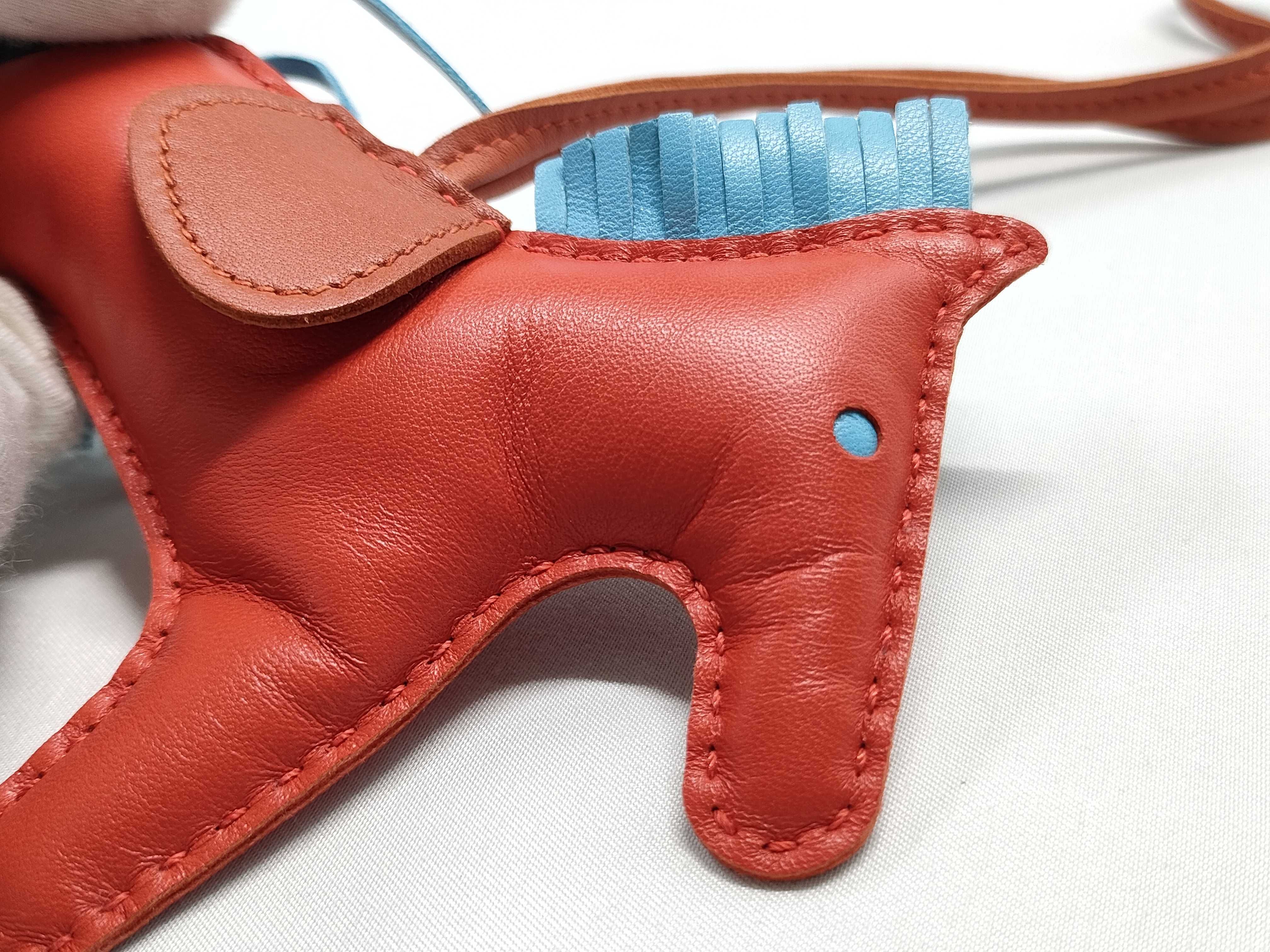 Rodeo MM A stamp Agneau-Miro Capucines Celeste Key Case — view 7