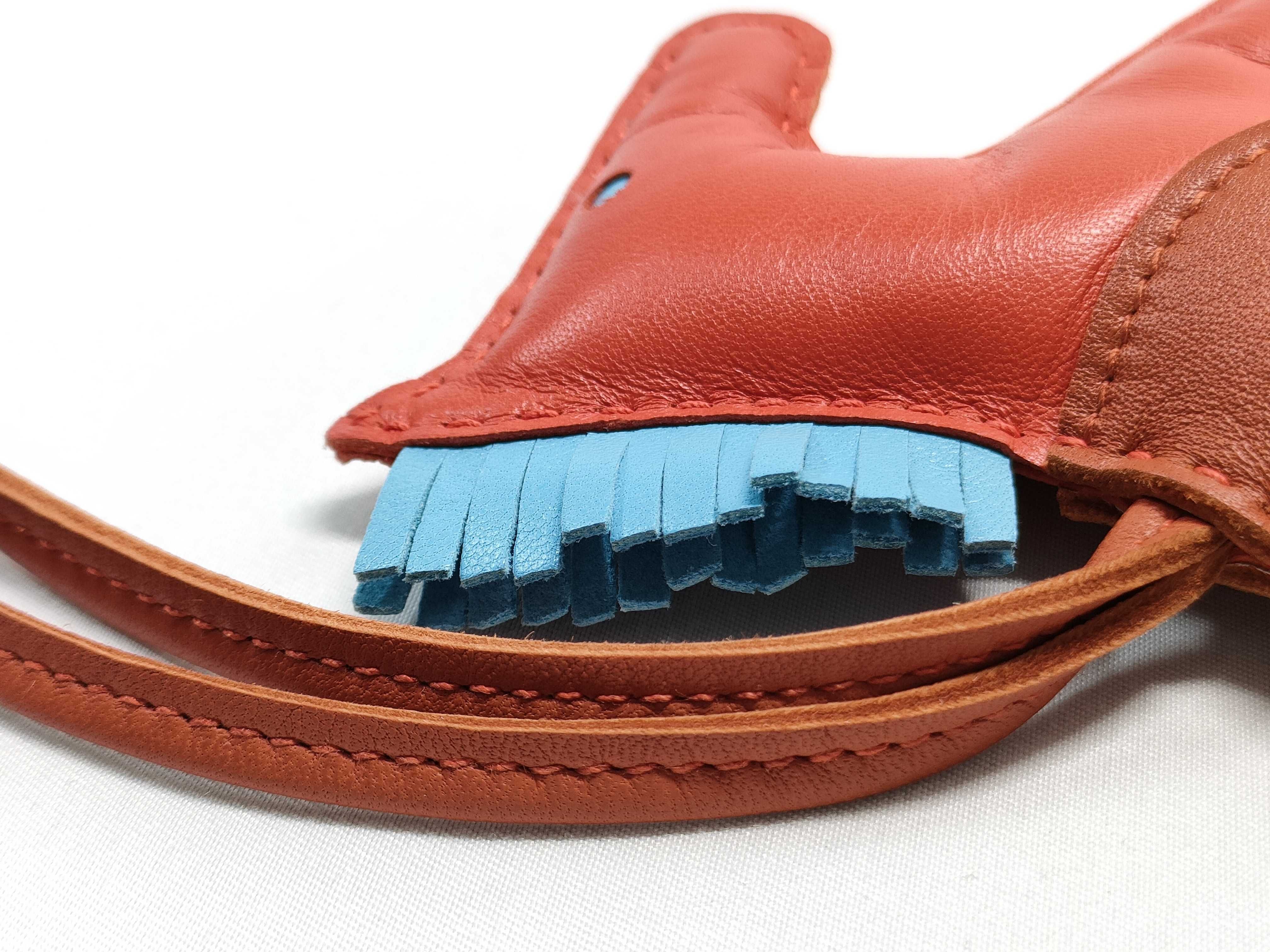 Rodeo MM A stamp Agneau-Miro Capucines Celeste Key Case — view 10