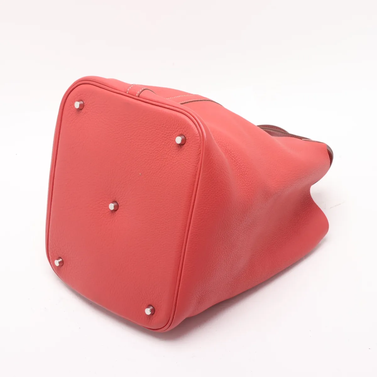 Picotin Lock 26 GM, Taurillon Clemence leather, Sanguine color, silver hardware, O: 2011, no key included. — view 3