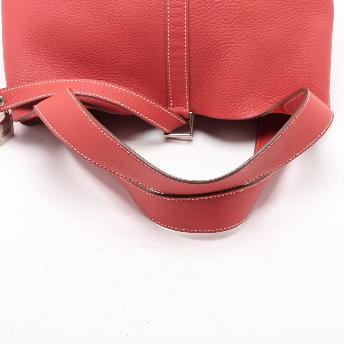 Picotin Lock 26 GM, Taurillon Clemence leather, Sanguine color, silver hardware, O: 2011, no key included. — view 5