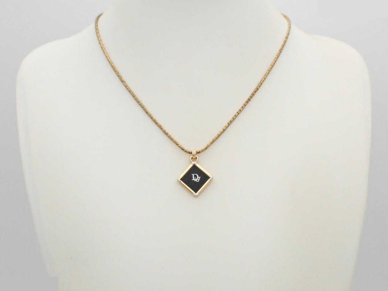 Other line: Precious metals, necklaces, pendants, neck circumference approximately 49 cm. — view 3