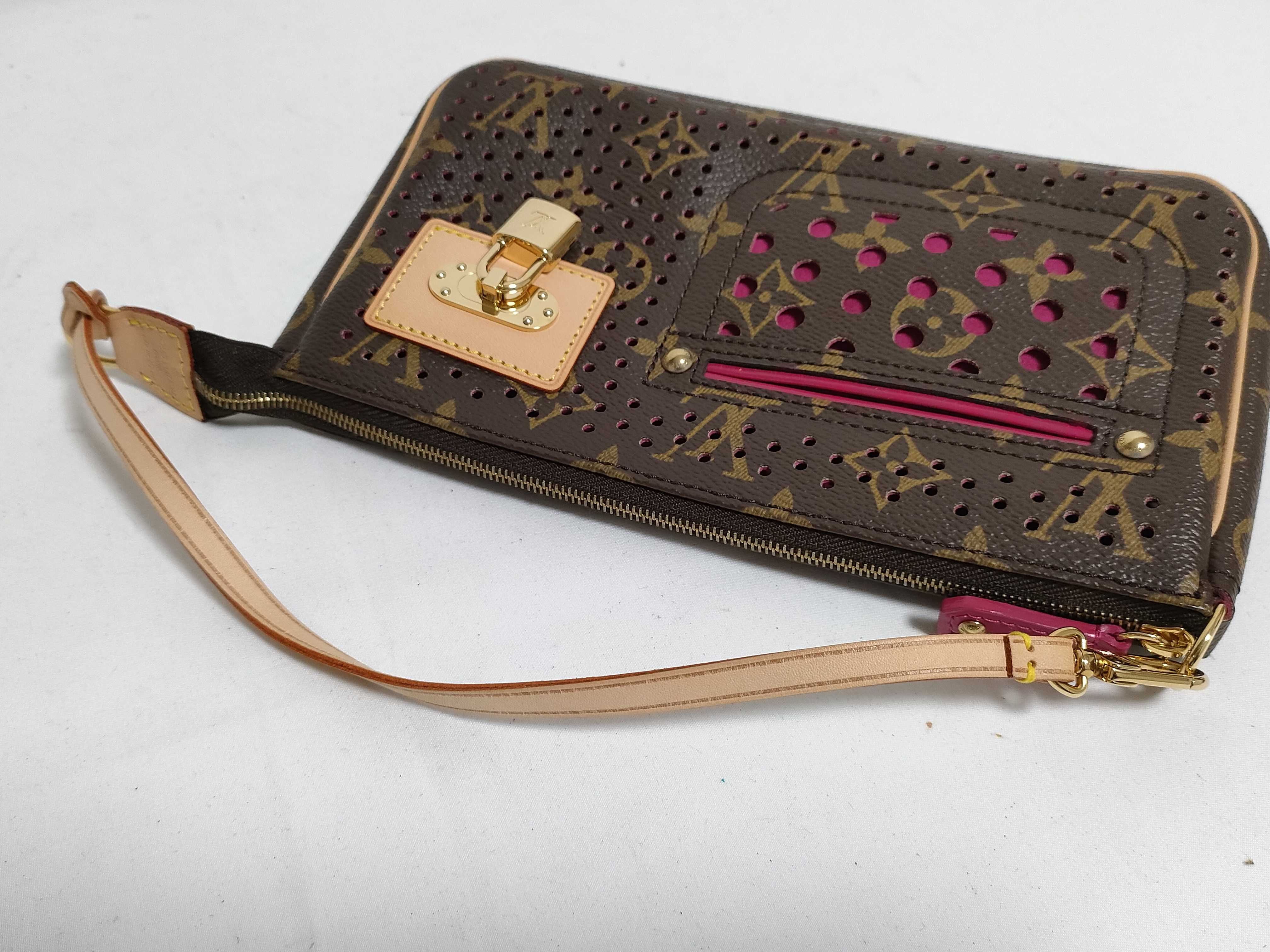 Monogram LV Pochette Accessoires M95183 Handbag — view 3