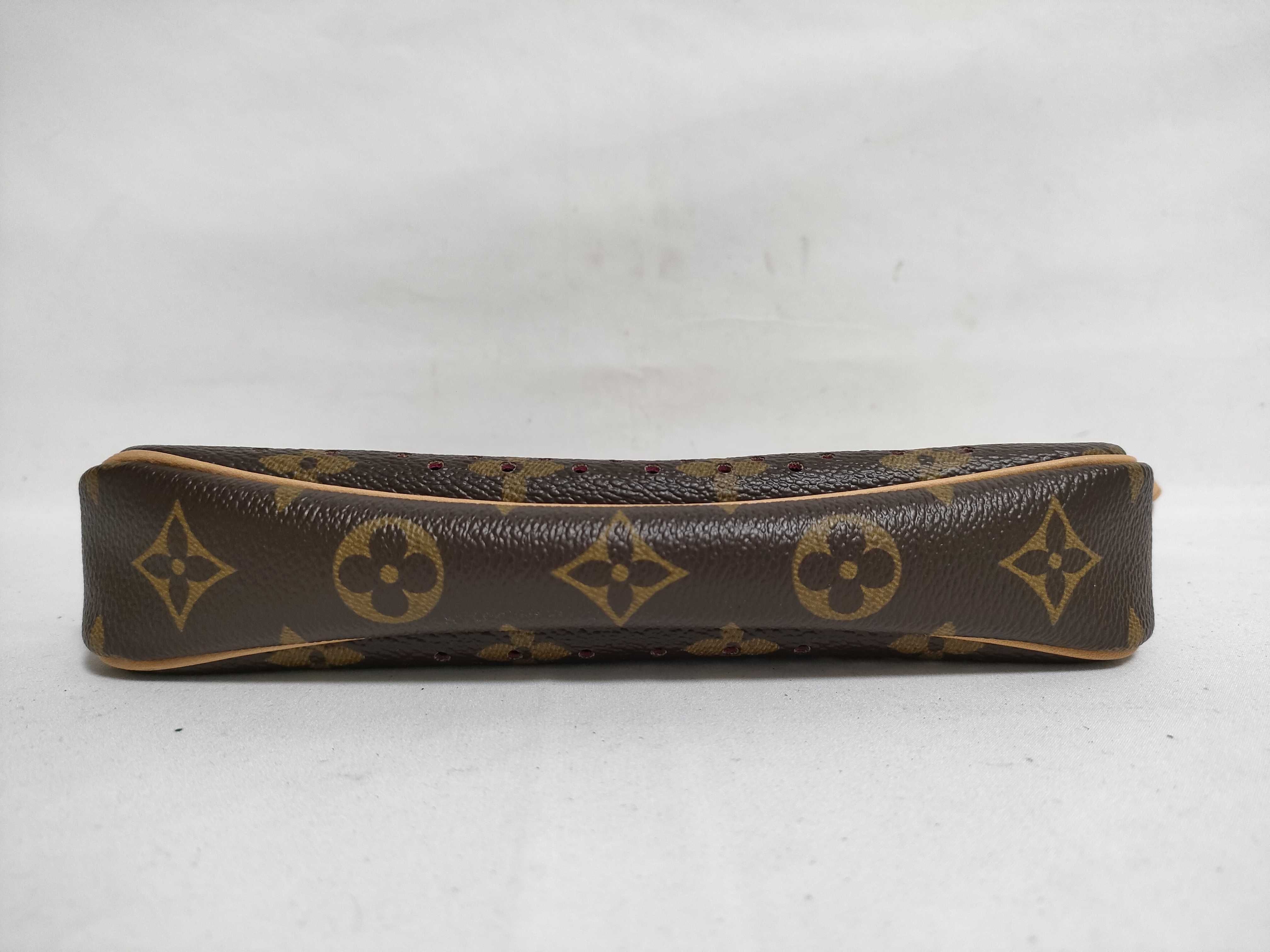 Monogram LV Pochette Accessoires M95183 Handbag — view 6