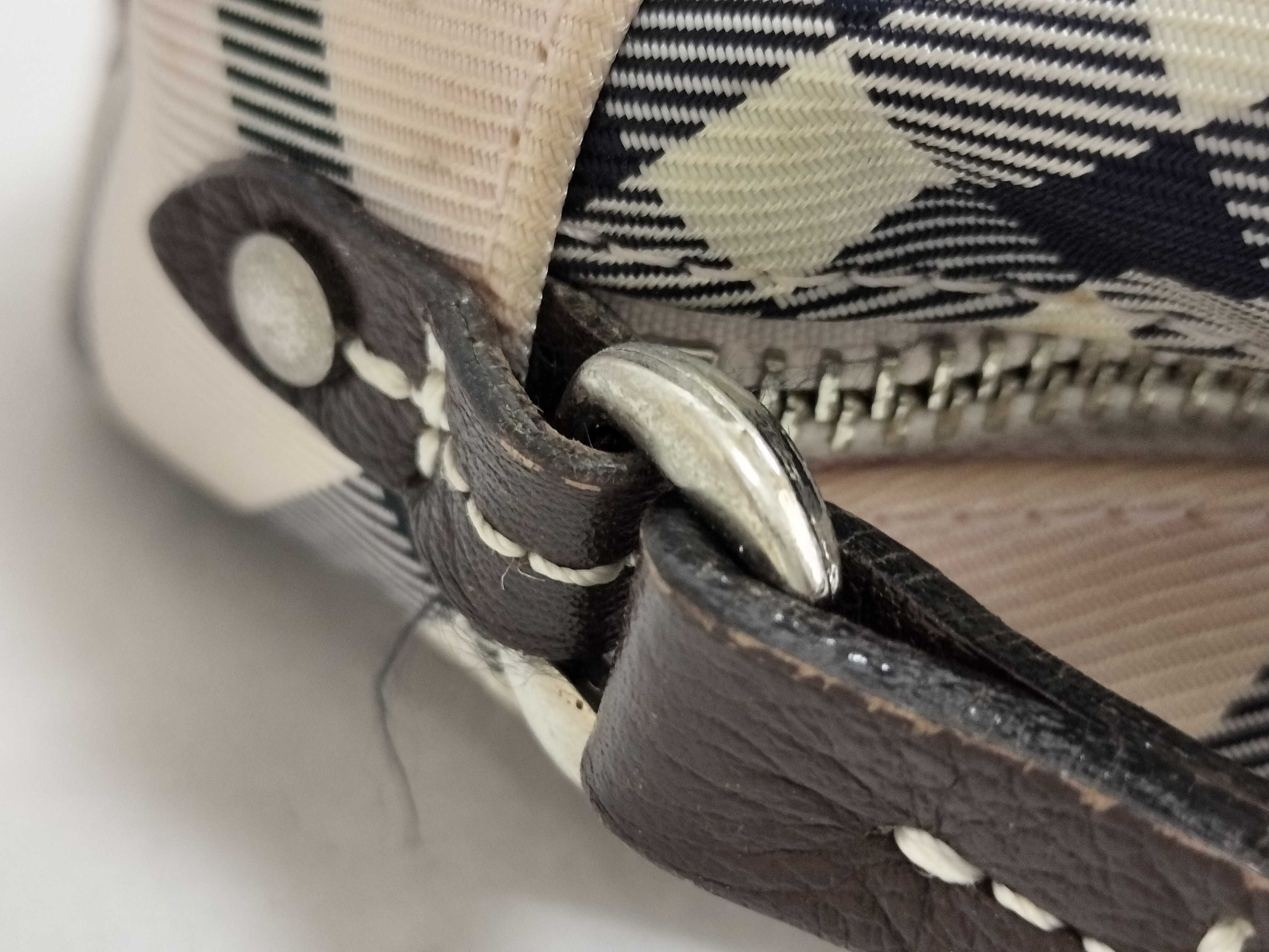 Blue Label Burberry Shoulder Bag — view 5
