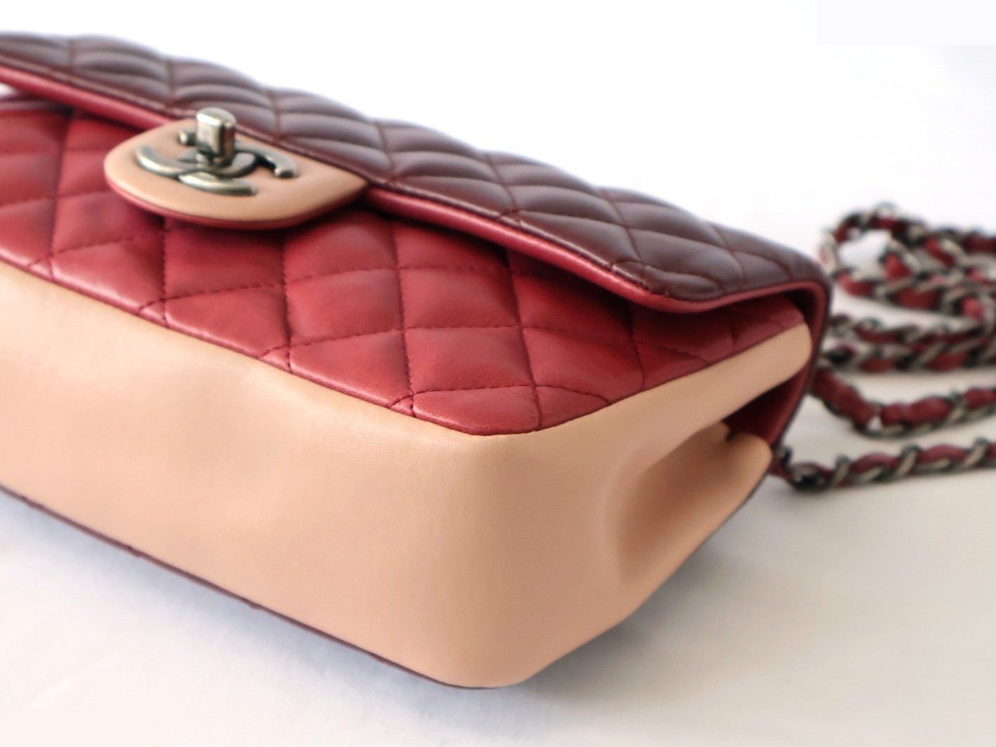 Matelassé lambskin chain shoulder bag, brown — view 4