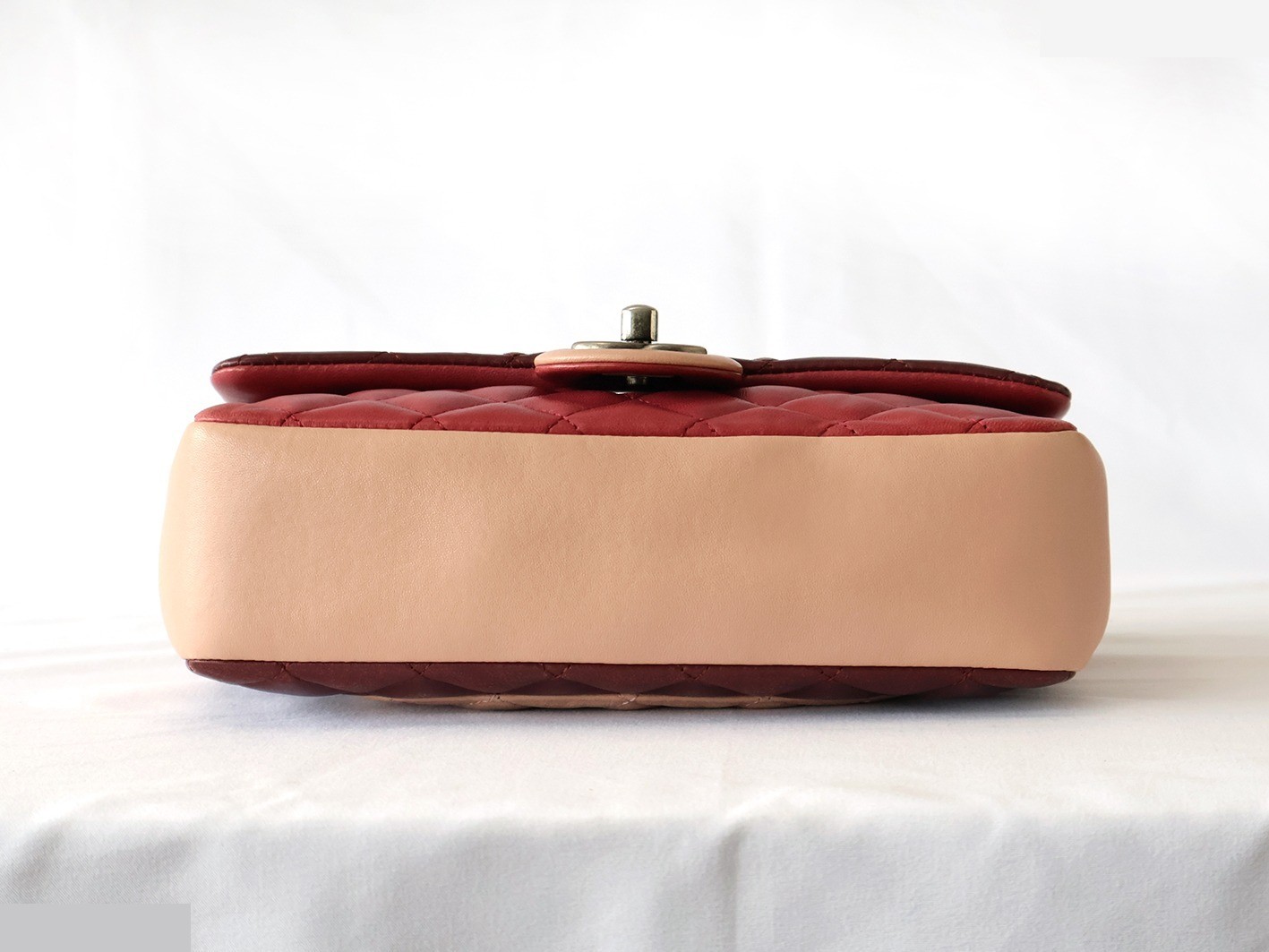 Matelassé lambskin chain shoulder bag, brown — view 6