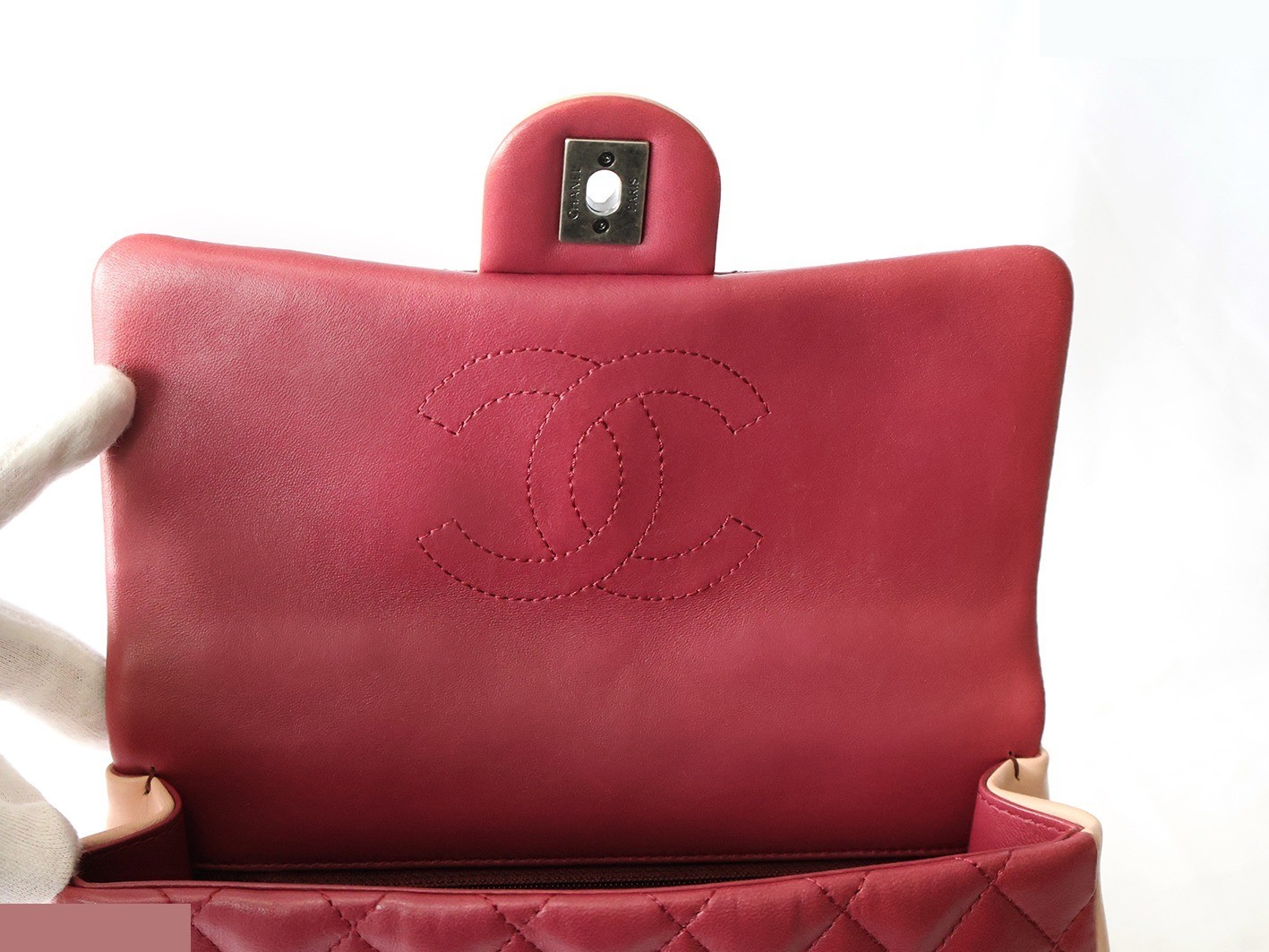 Matelassé lambskin chain shoulder bag, brown — view 10