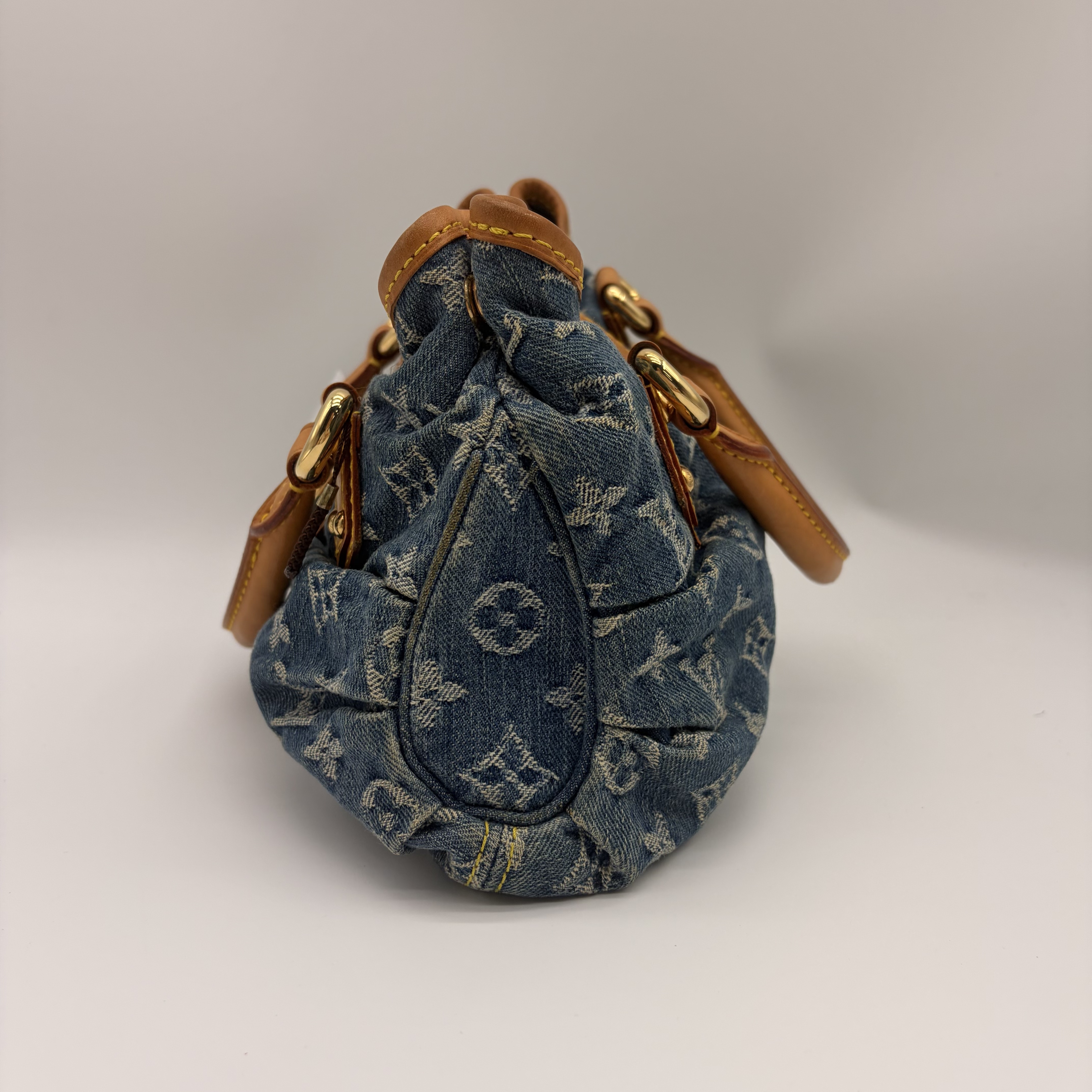 【*Shipped from: China*】LOUIS VUITTON Baggy Denim Handbag — view 3
