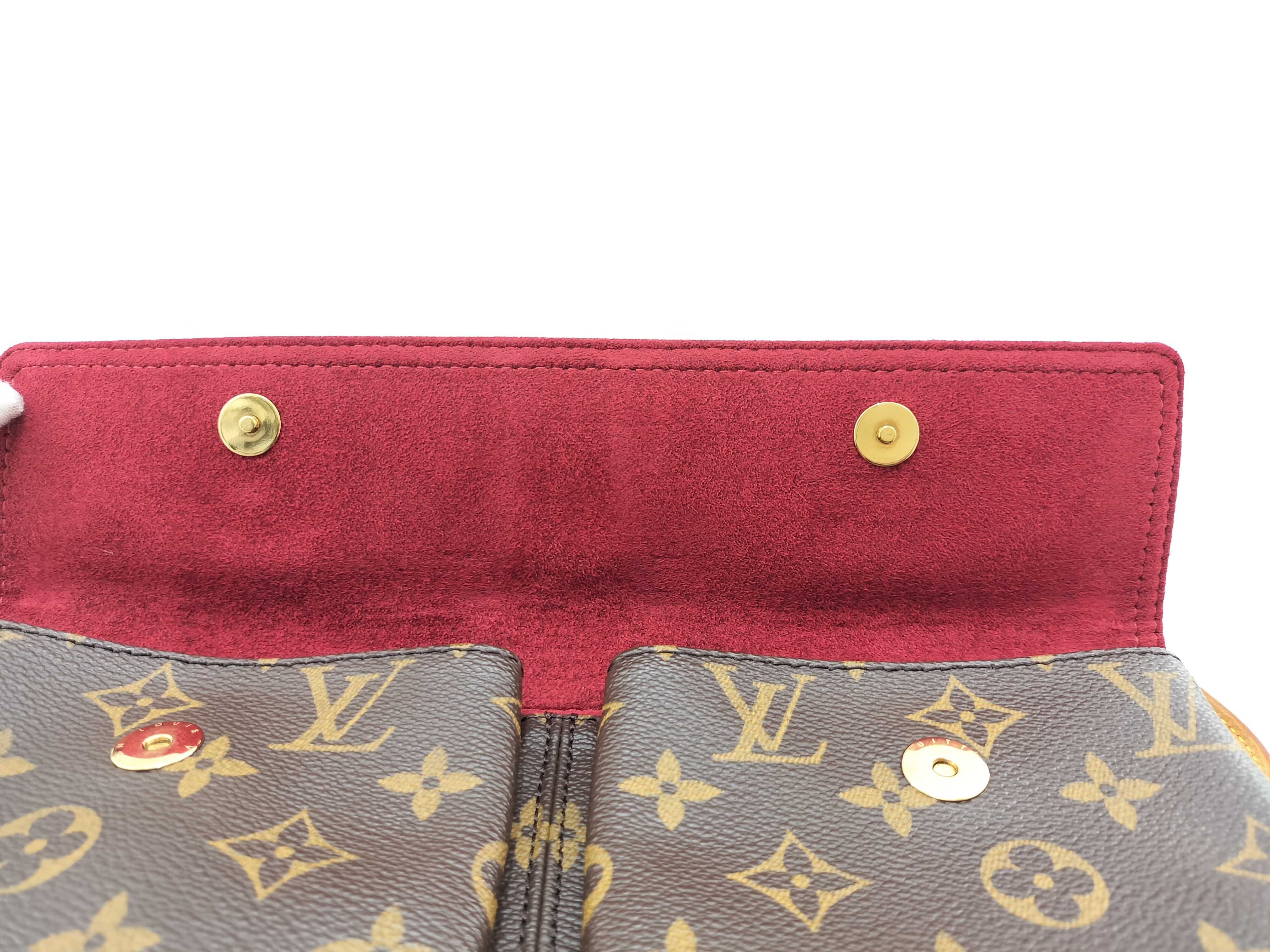 Monogram Viva-Cite MM Shoulder Handbag — view 14