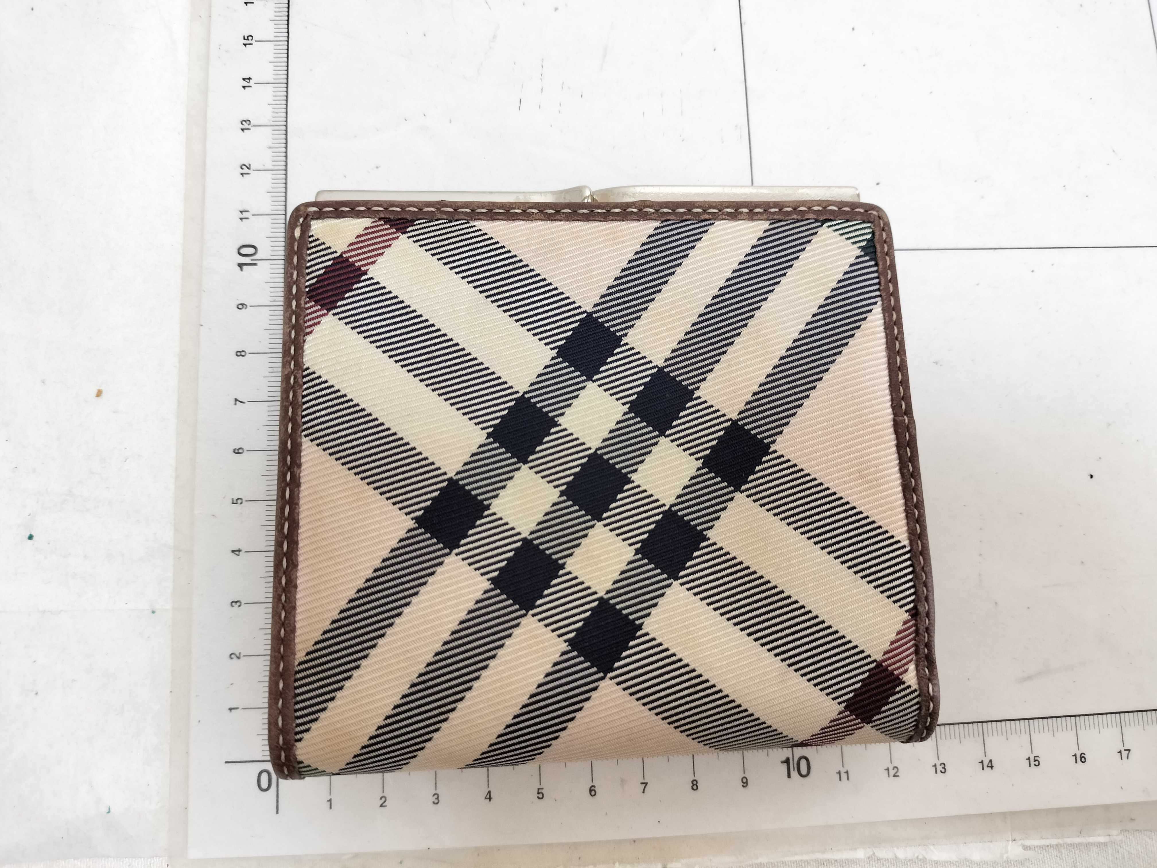Blue Label Burberry wallet — view 2