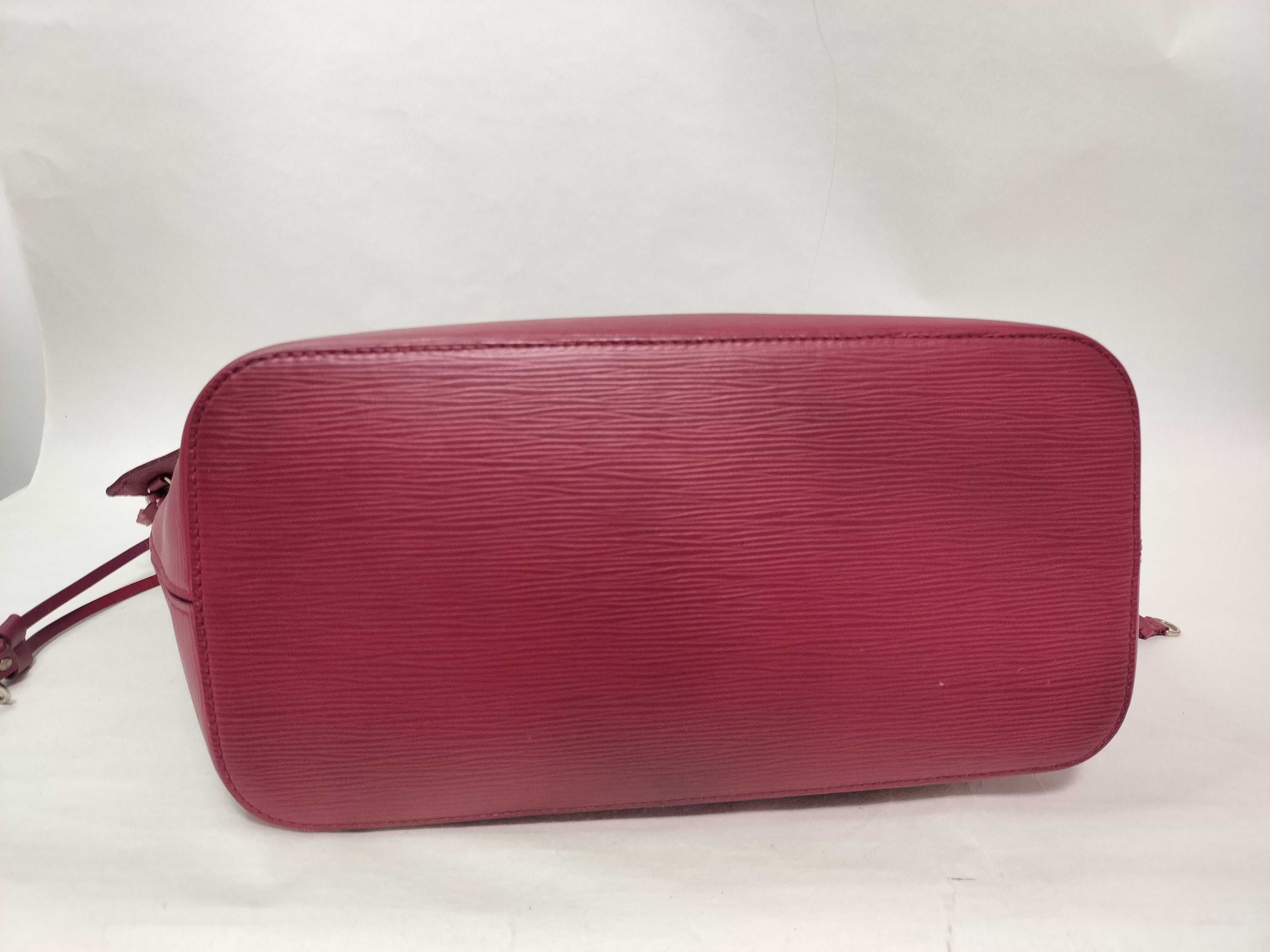 Epi Neverfull MM M40882 Tote Bag with Pouch — view 9