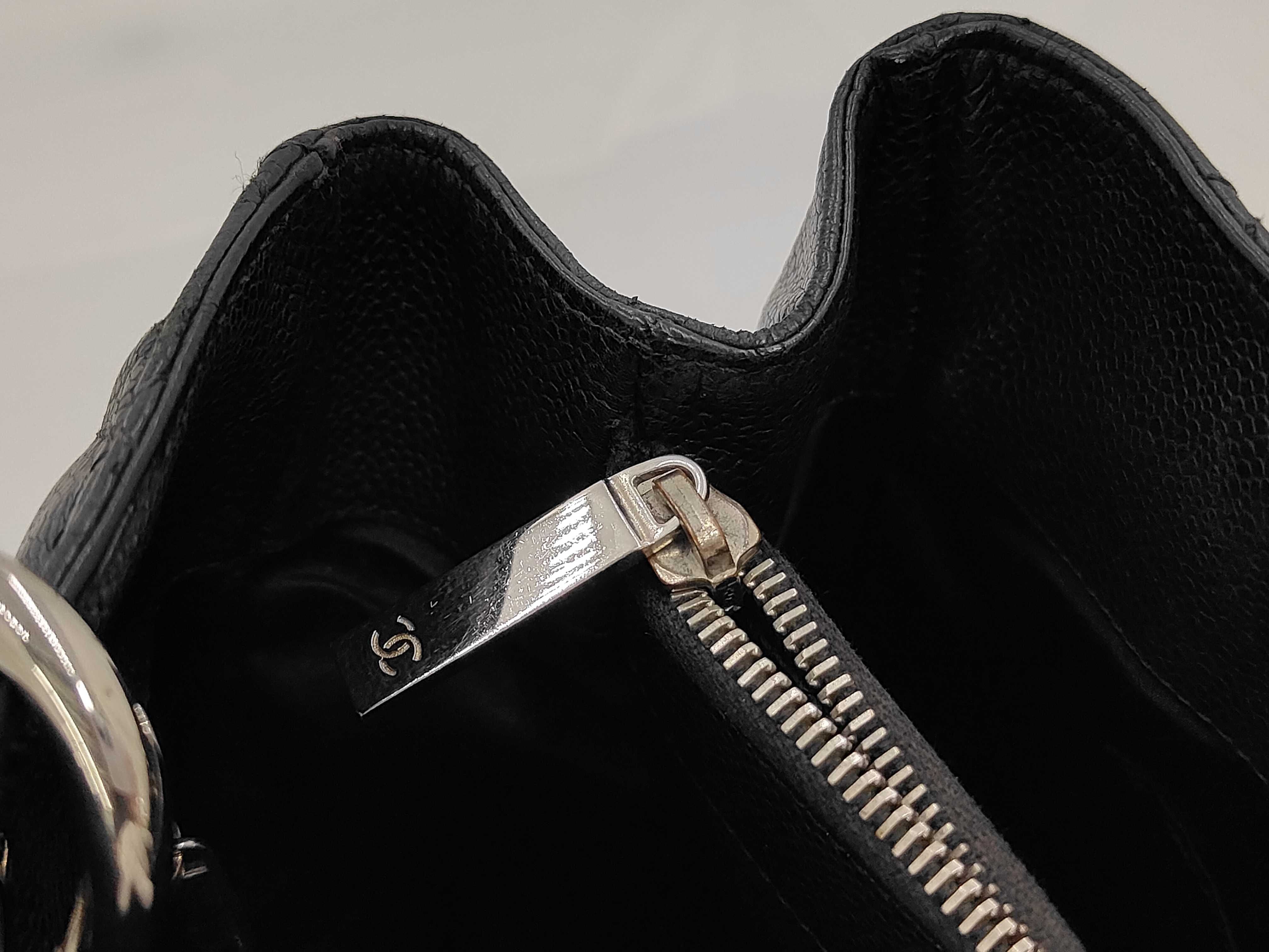 handbag, seal shoulder bag — view 10