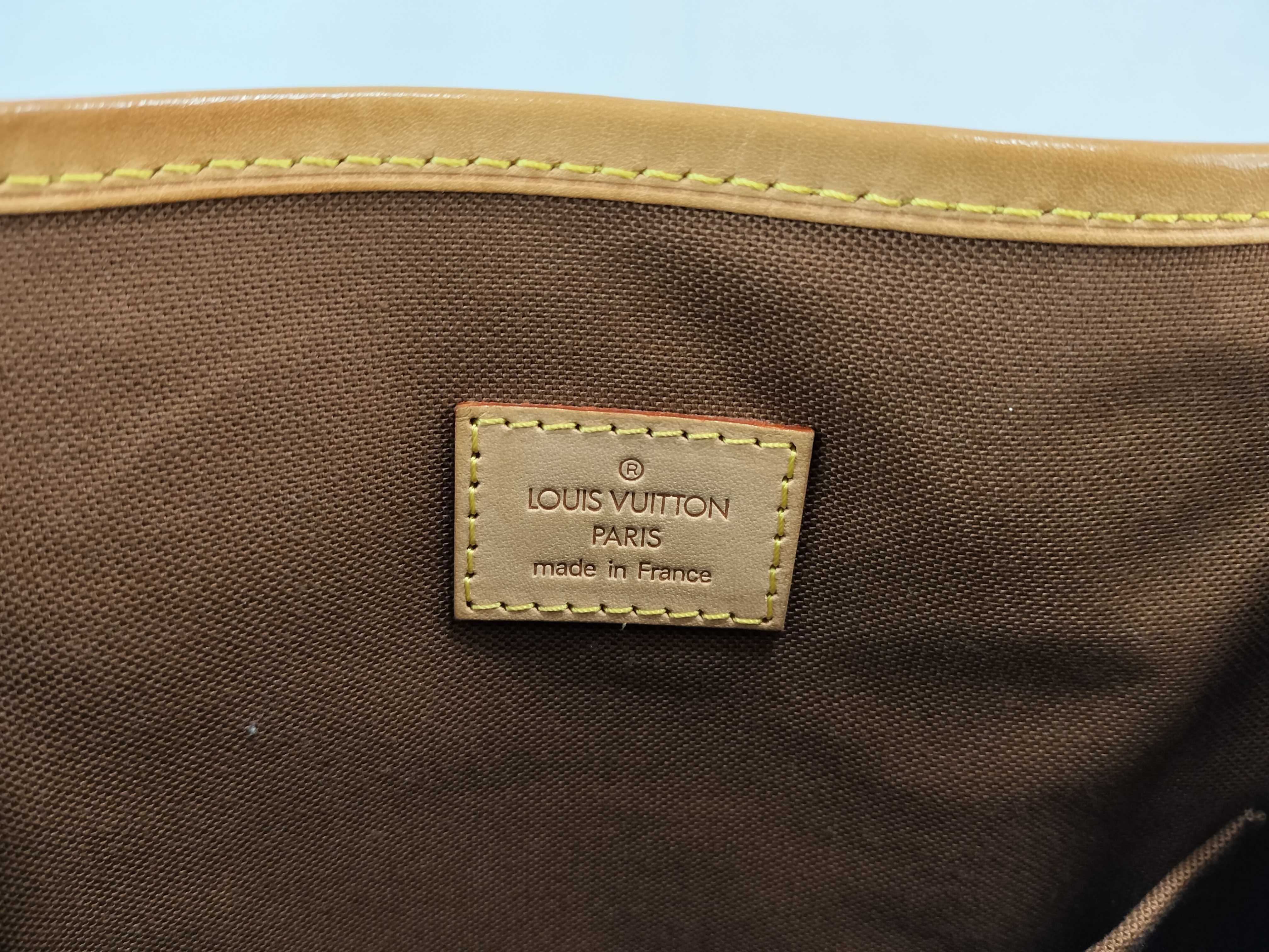 Monogram Louis Vuitton Monogram Batignolles Tote VI2088 Handbag — view 11