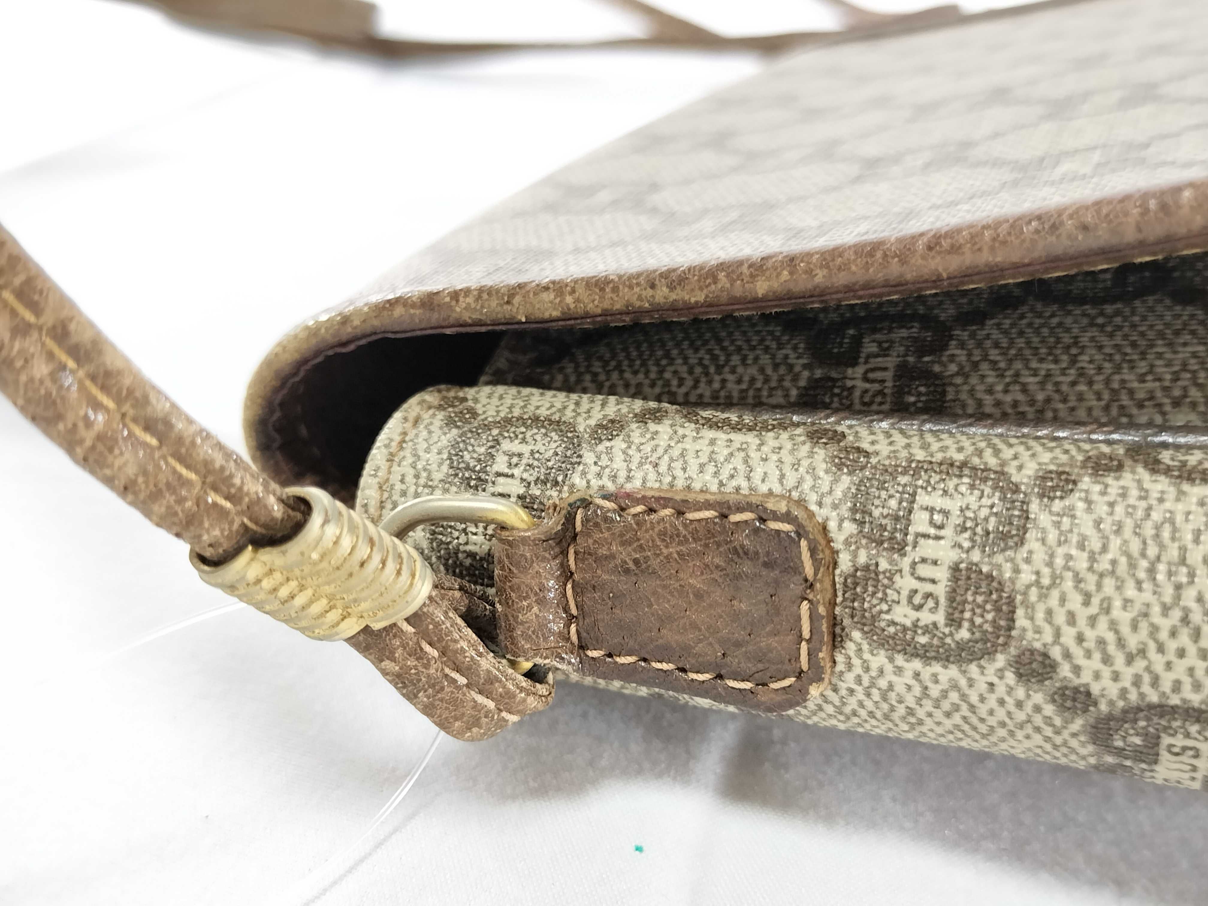 GG Supreme PLUS Old Shoulder Bag — view 3