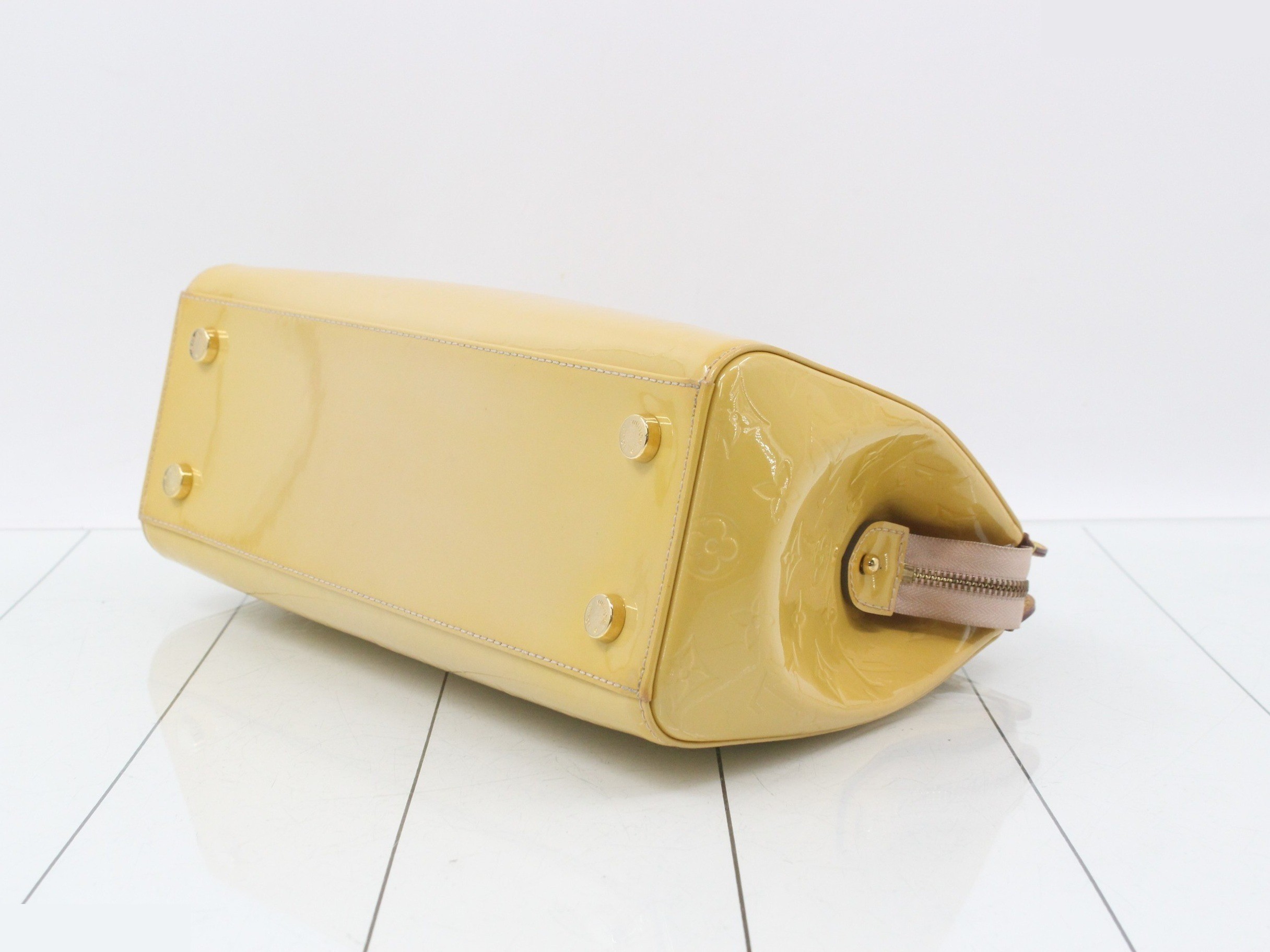 handbag, women's, Blair MM, Vernis, citrine, yellow. — view 6