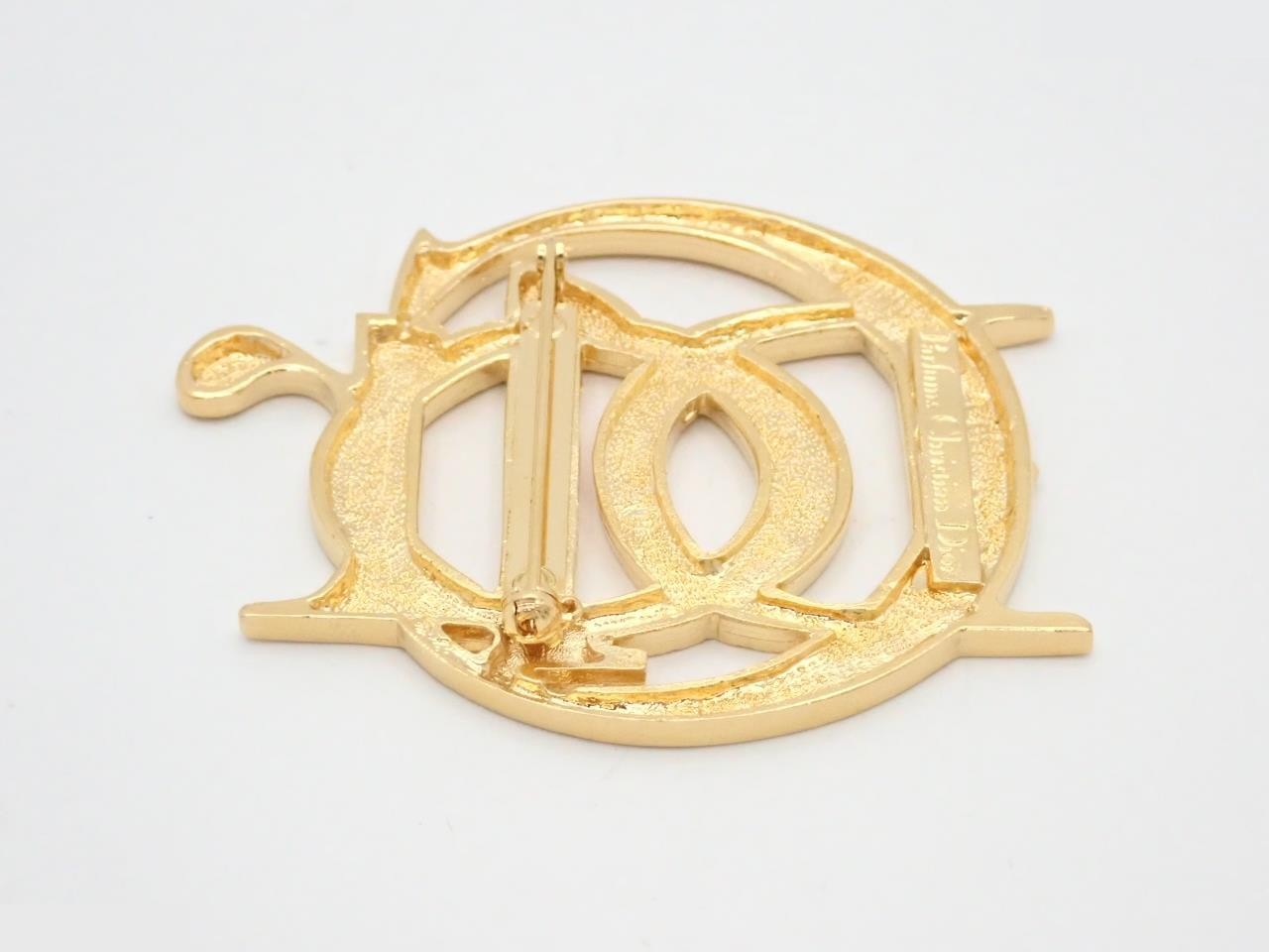 gold — view 2