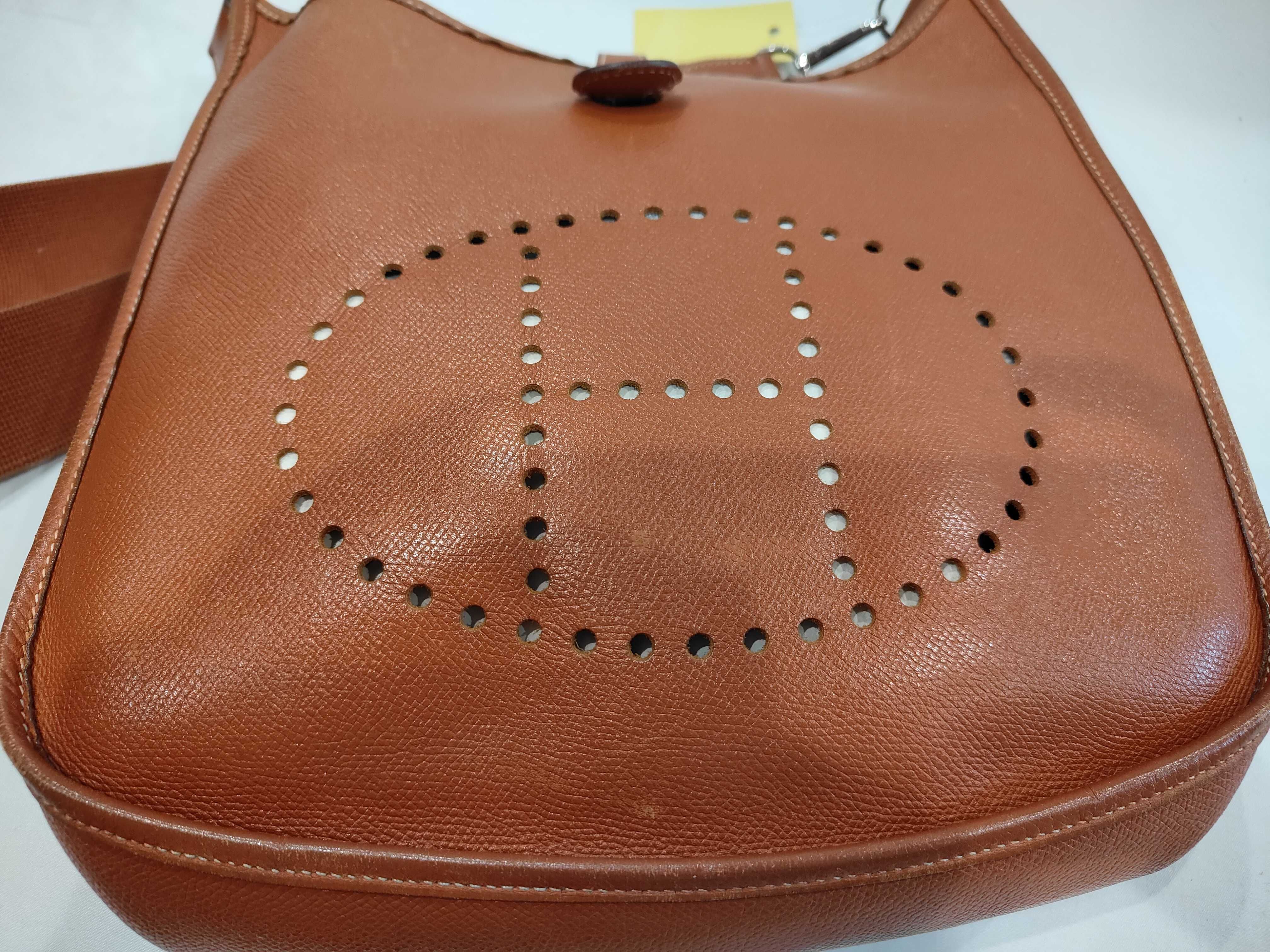 Evelyne II H stamp shoulder bag — view 11