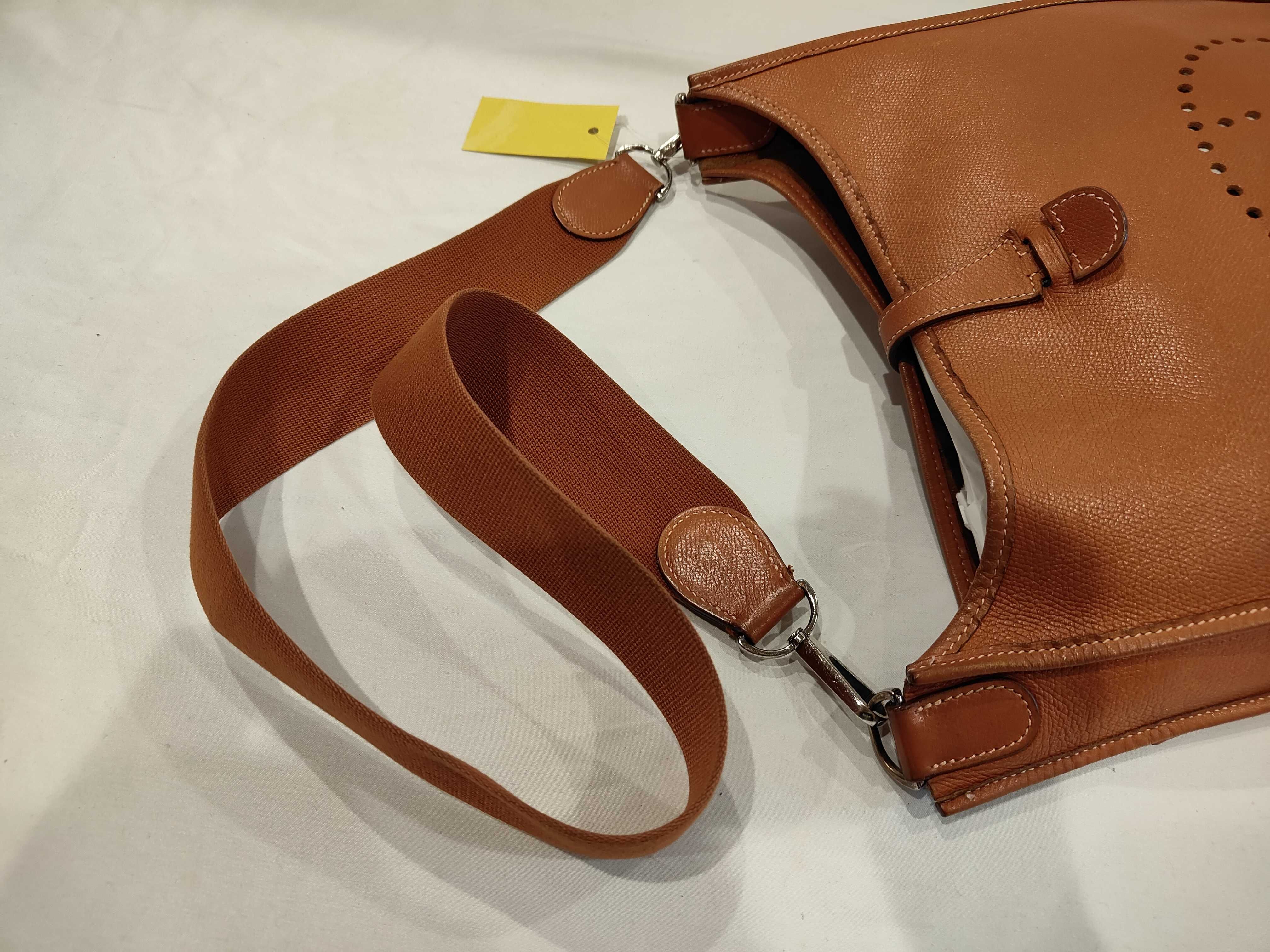 Evelyne II H stamp shoulder bag — view 7
