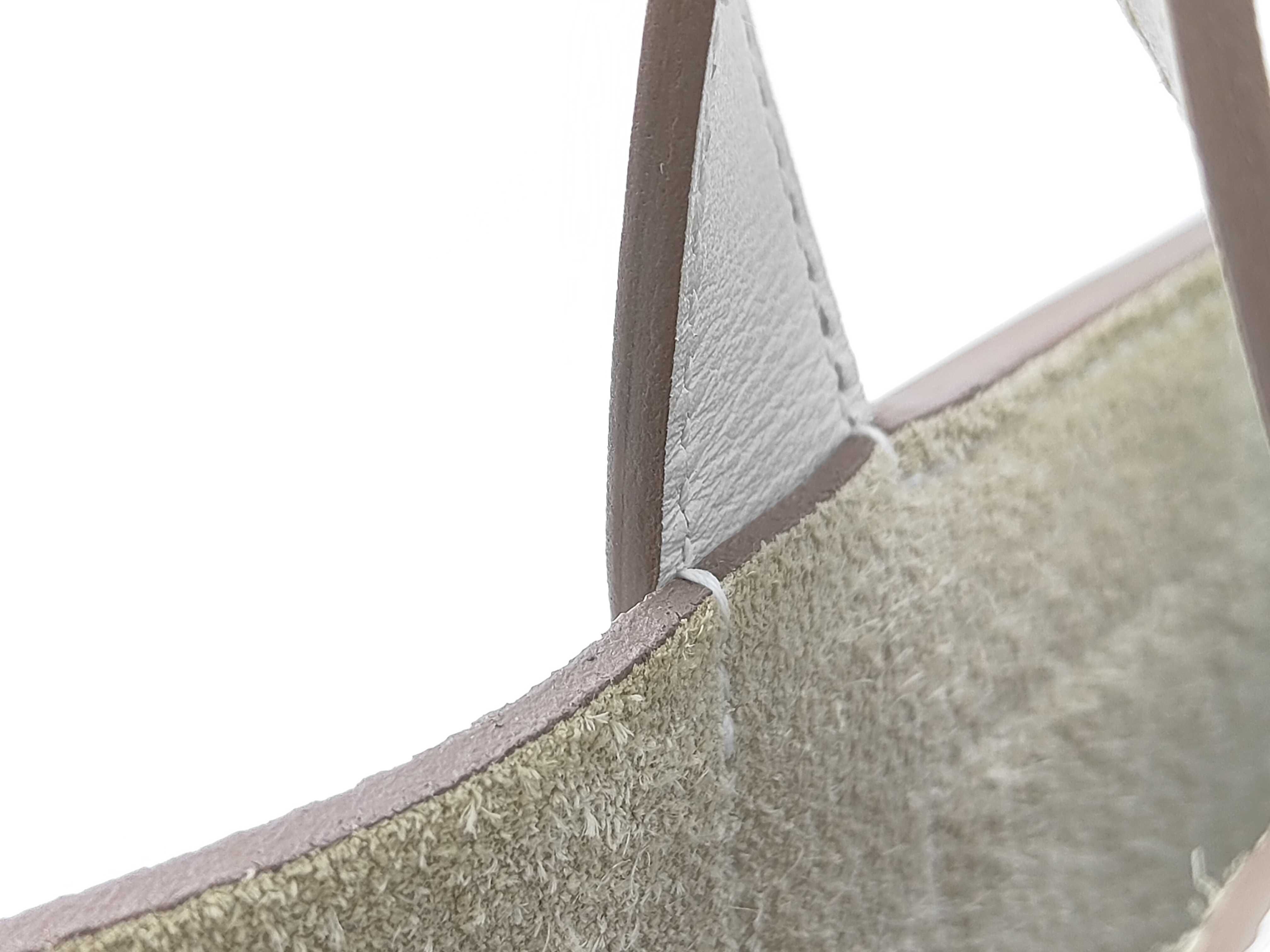 In the Loop 18 handbag, made of Taurillon x Swift leather, in ivory, with W stamp. — view 3