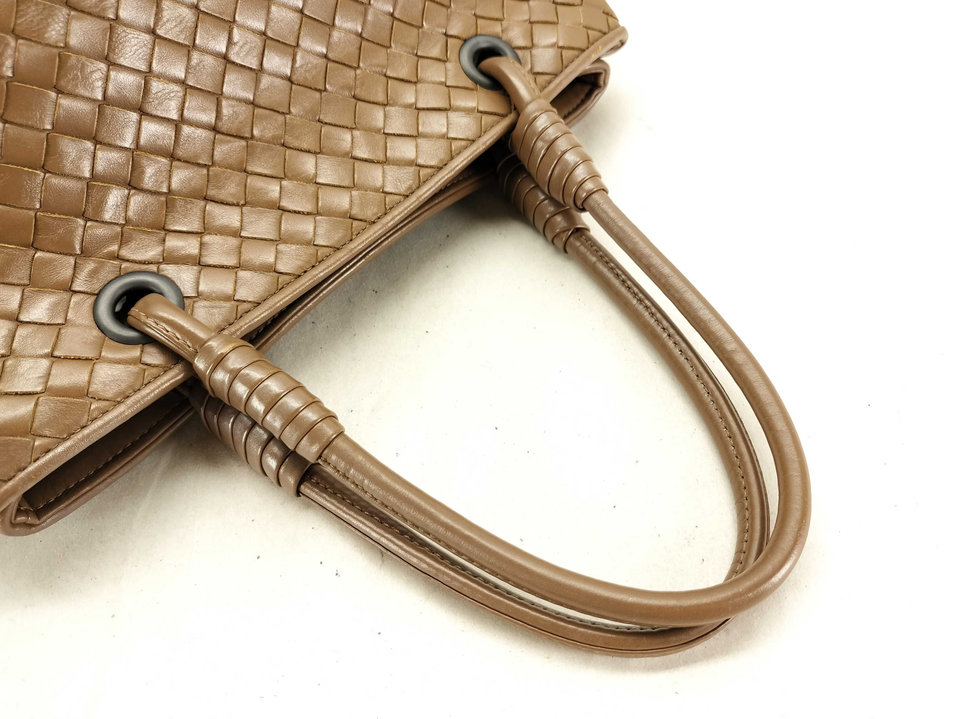 Intrecciato Satchel Leather Handbag Beige BV Mark Handbag — view 3