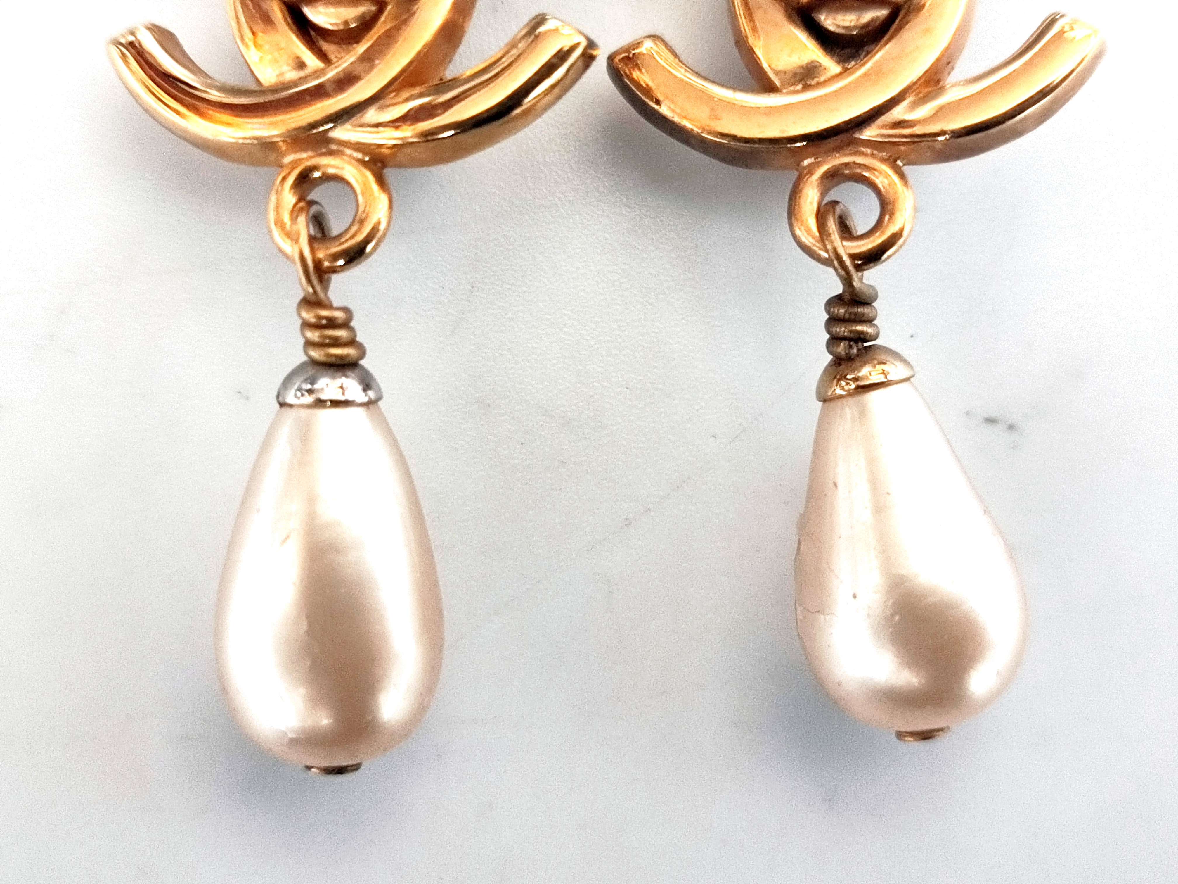 Coco Mark Turnlock Swing Earrings 96P Earrings — view 4