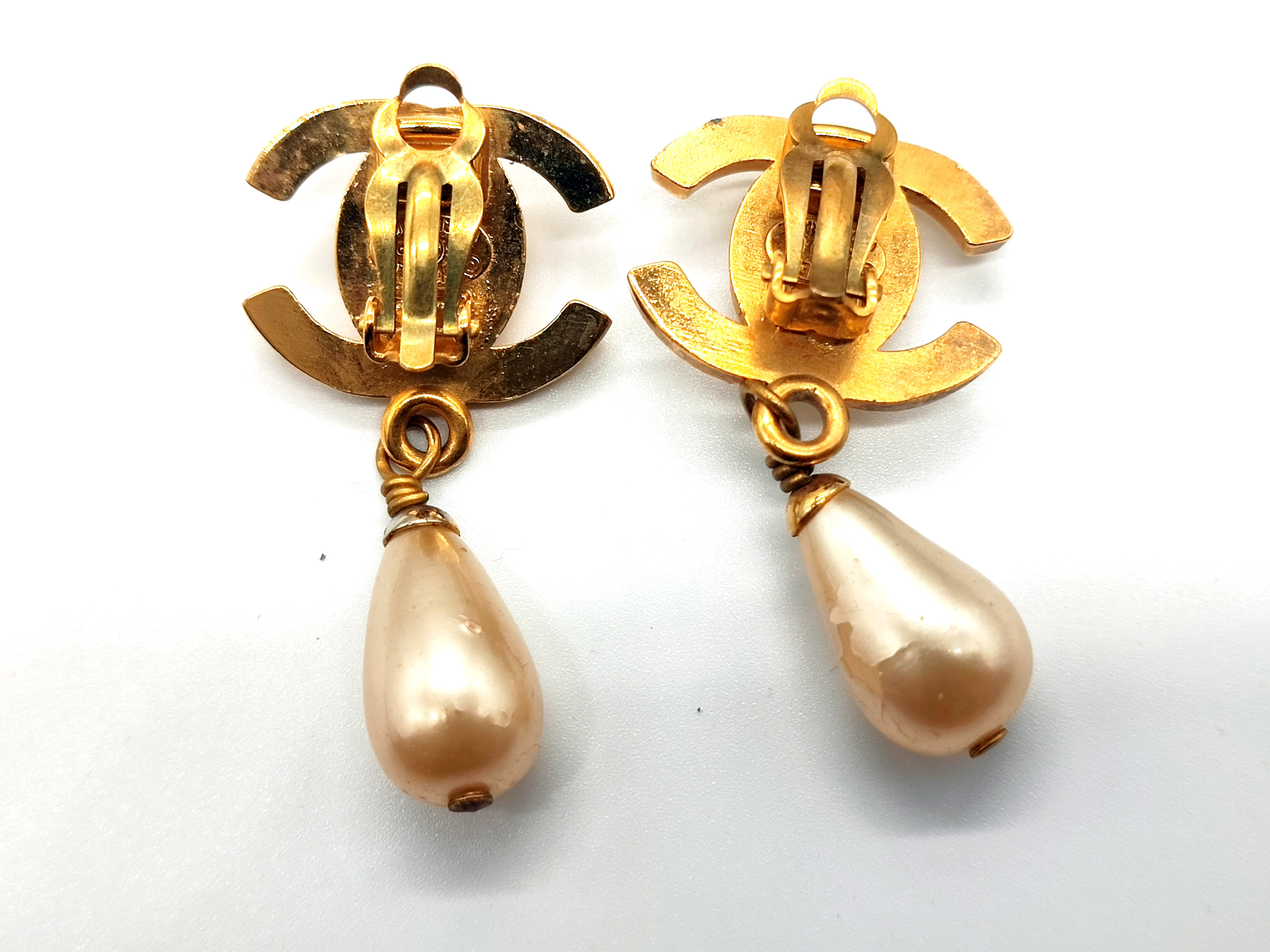 Coco Mark Turnlock Swing Earrings 96P Earrings — view 5