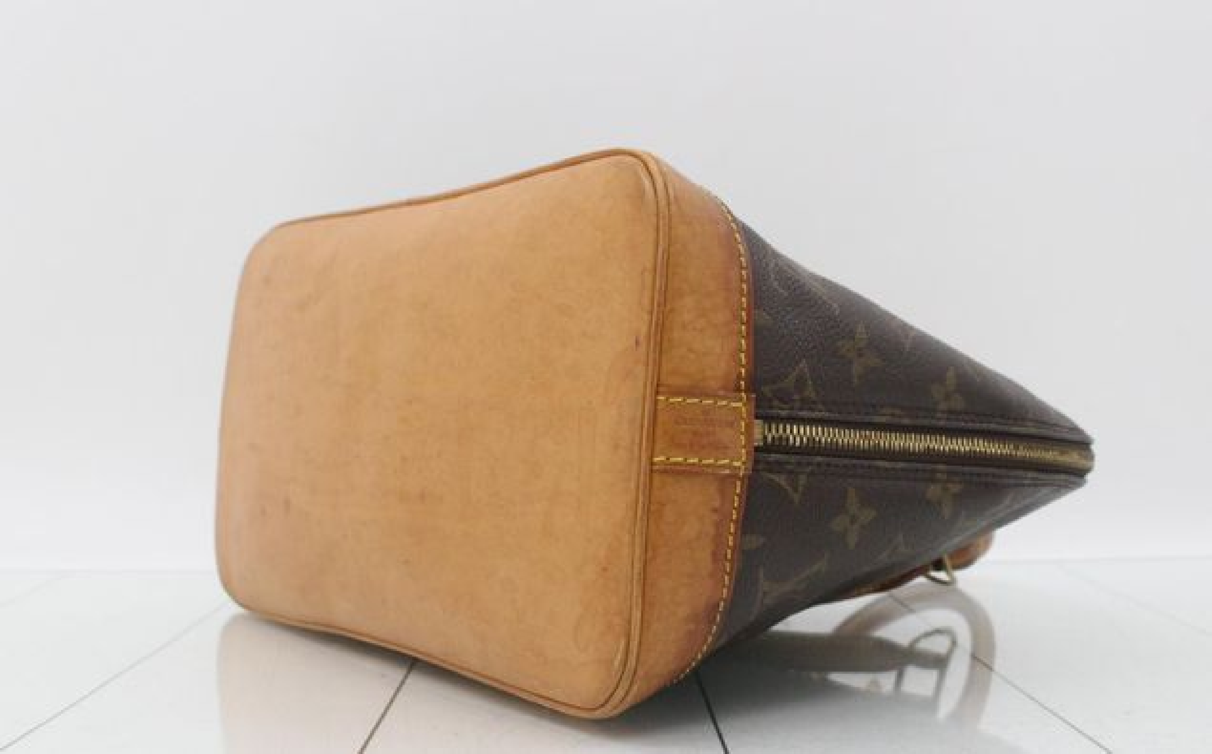 Alma handbag — view 3
