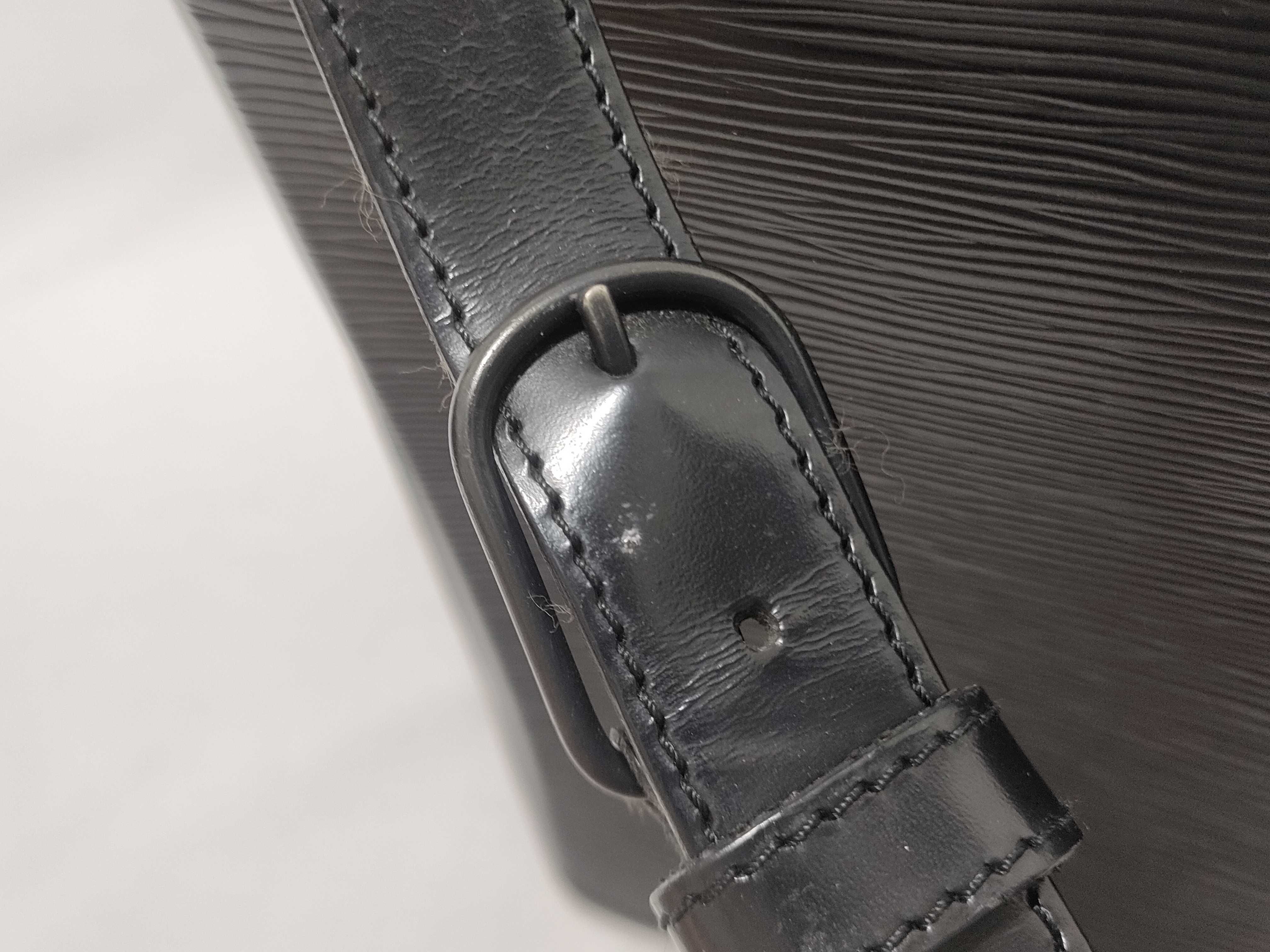 Epi M52812 Verseau Shoulder Bag — view 15