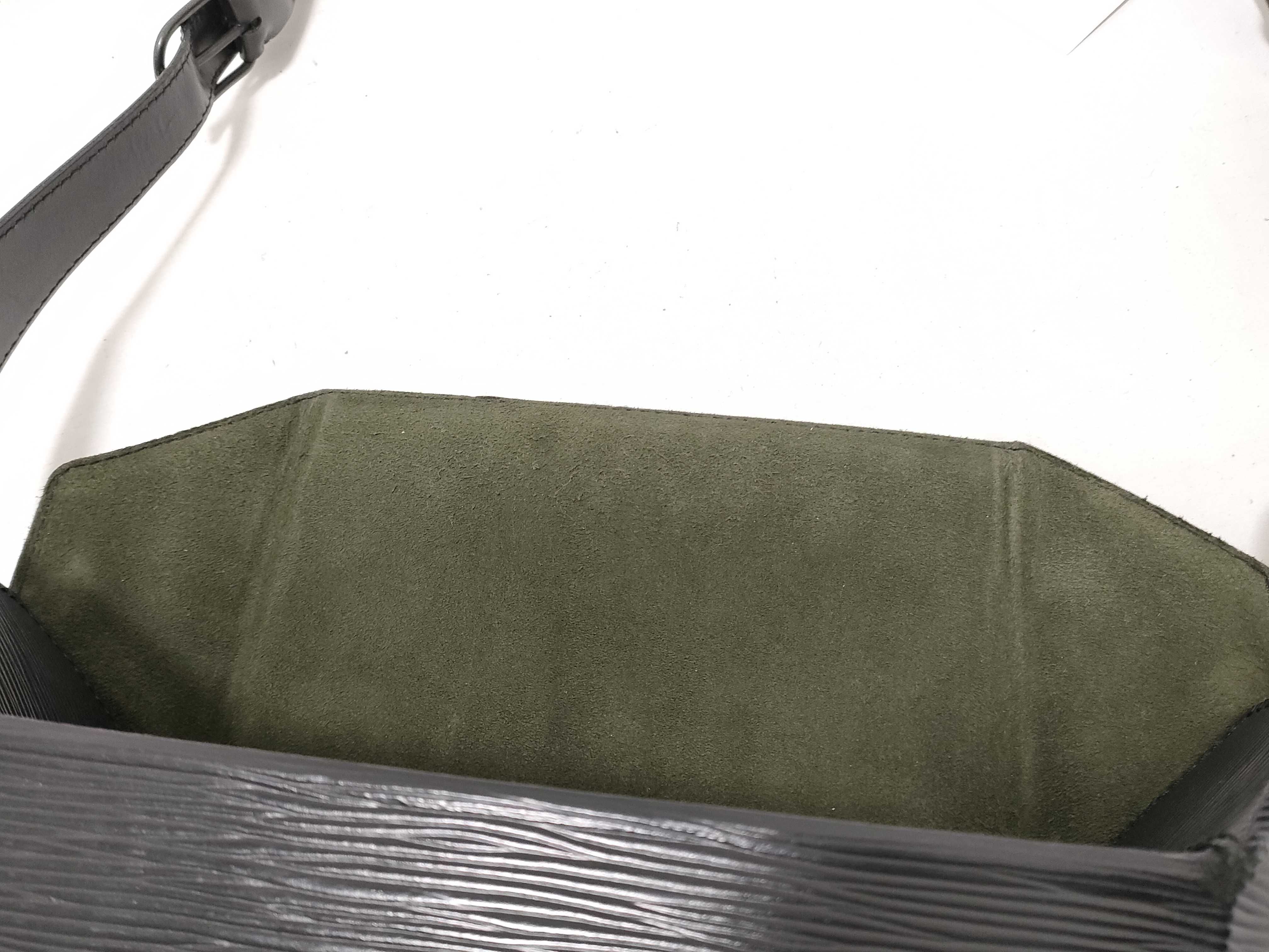 Epi M52812 Verseau Shoulder Bag — view 8