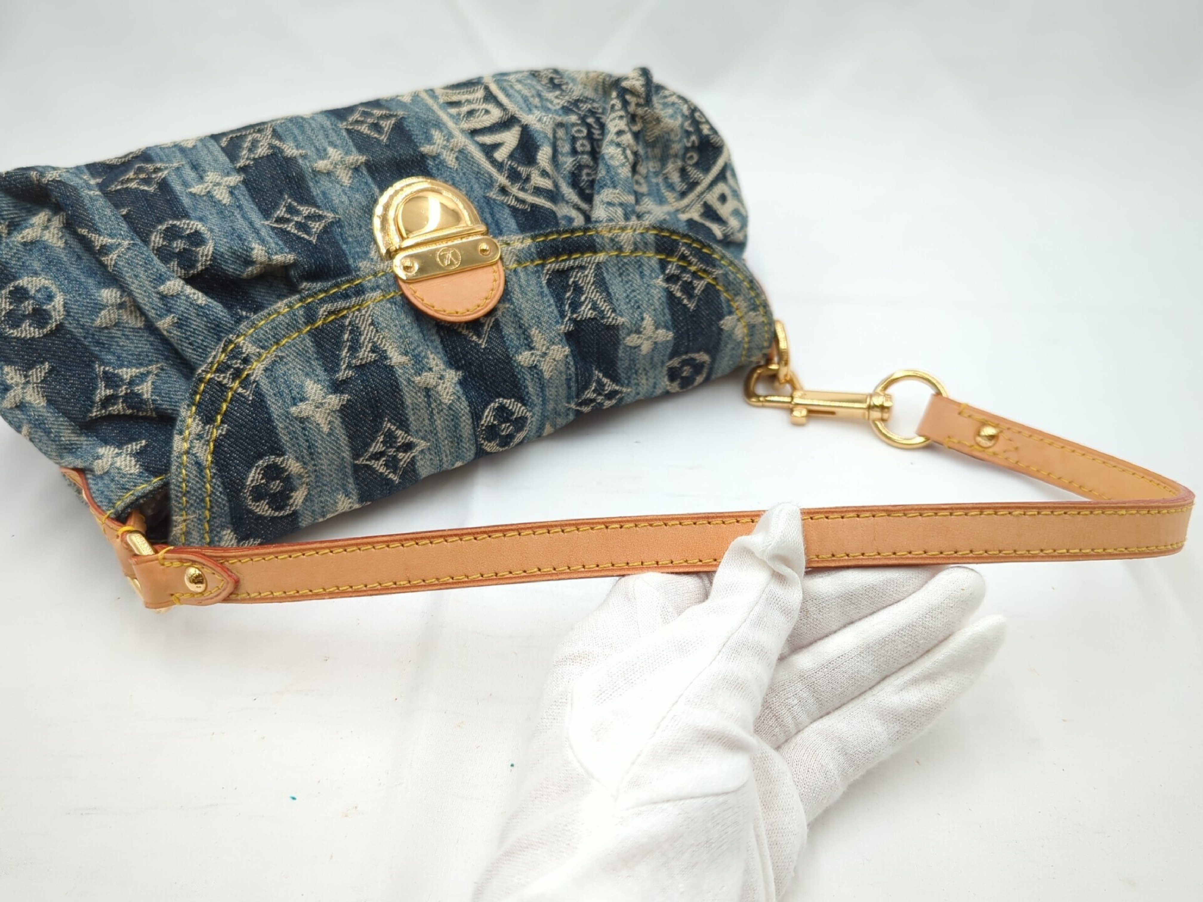M95333 Monogram Denim Mini Pleaty Raye Shoulder Bag — view 6