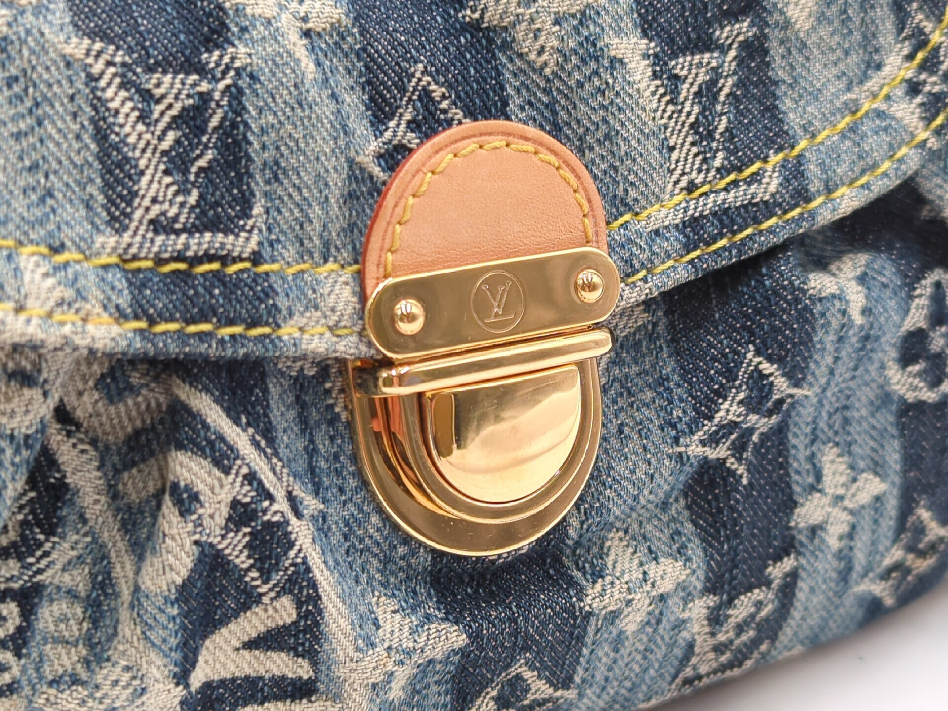 M95333 Monogram Denim Mini Pleaty Raye Shoulder Bag — view 9