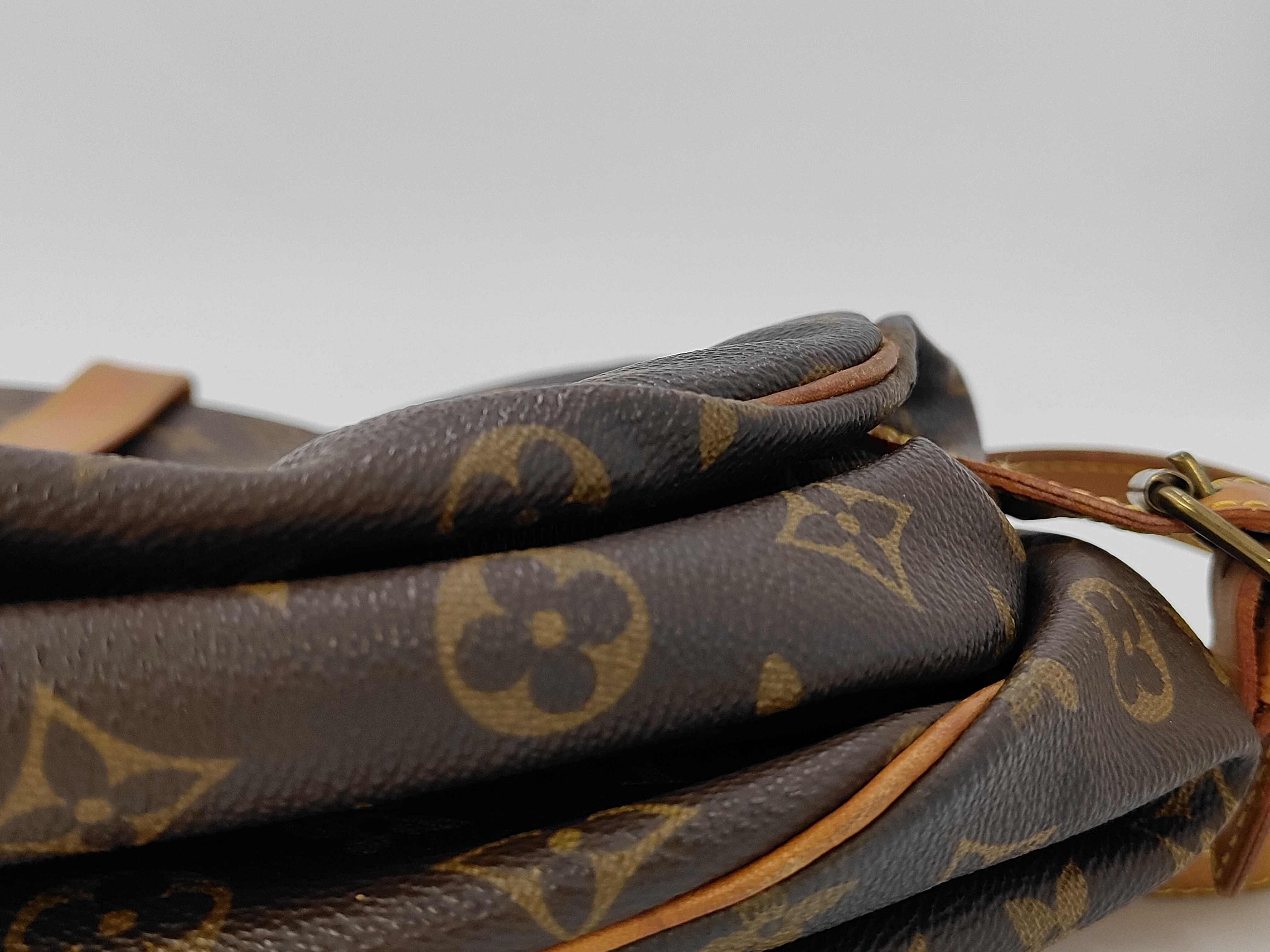 Monogram Vuitton Saumur 35 M42254 8906VI Shoulder Bag — view 3