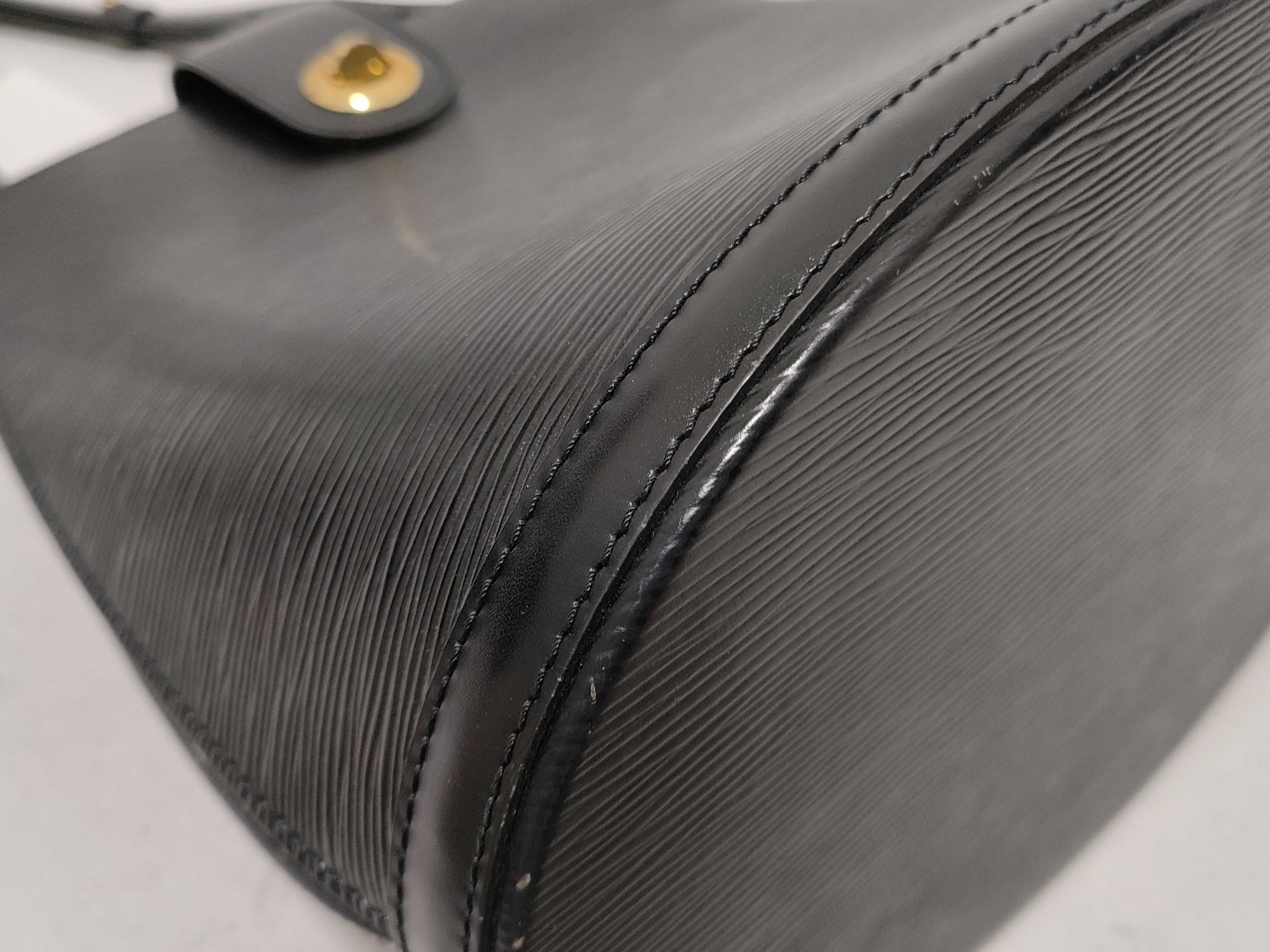 Epi Cluny Shoulder Bag — view 6