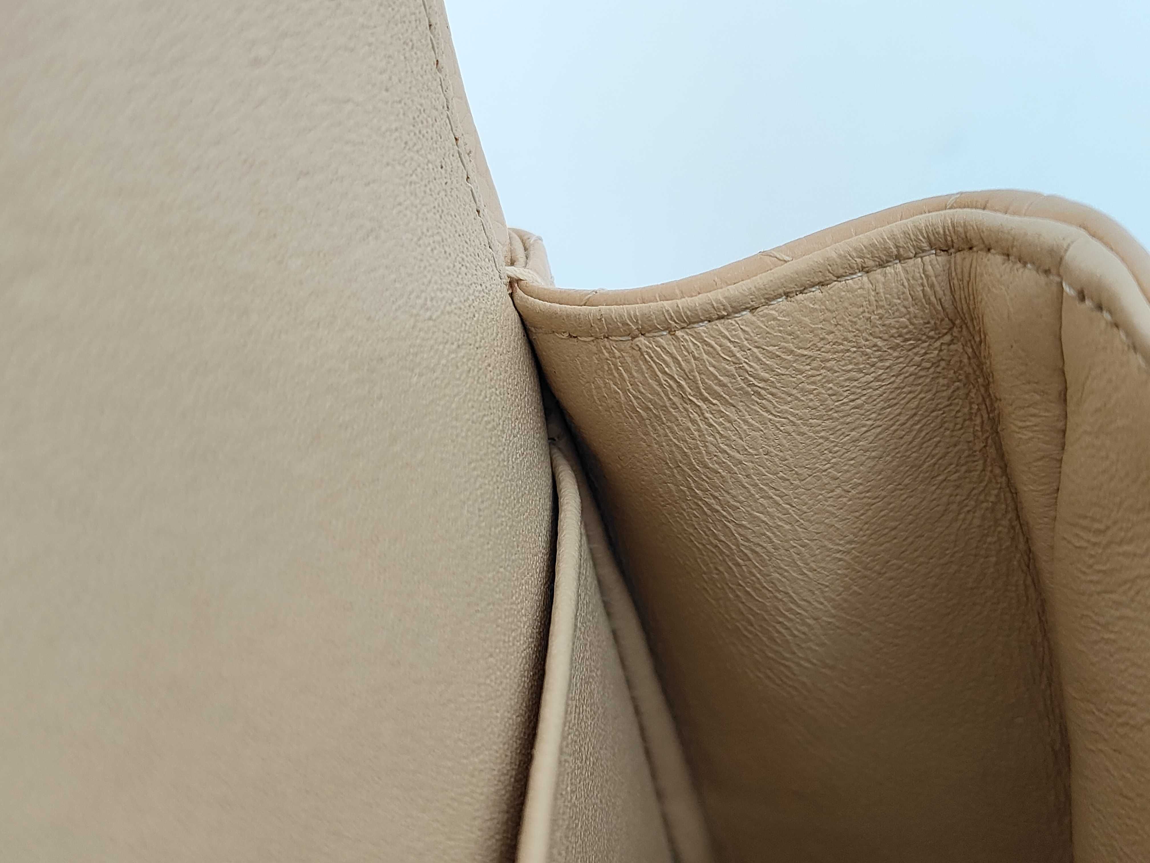 Double Flap Caviar Beige 25 Shoulder Bag — view 13
