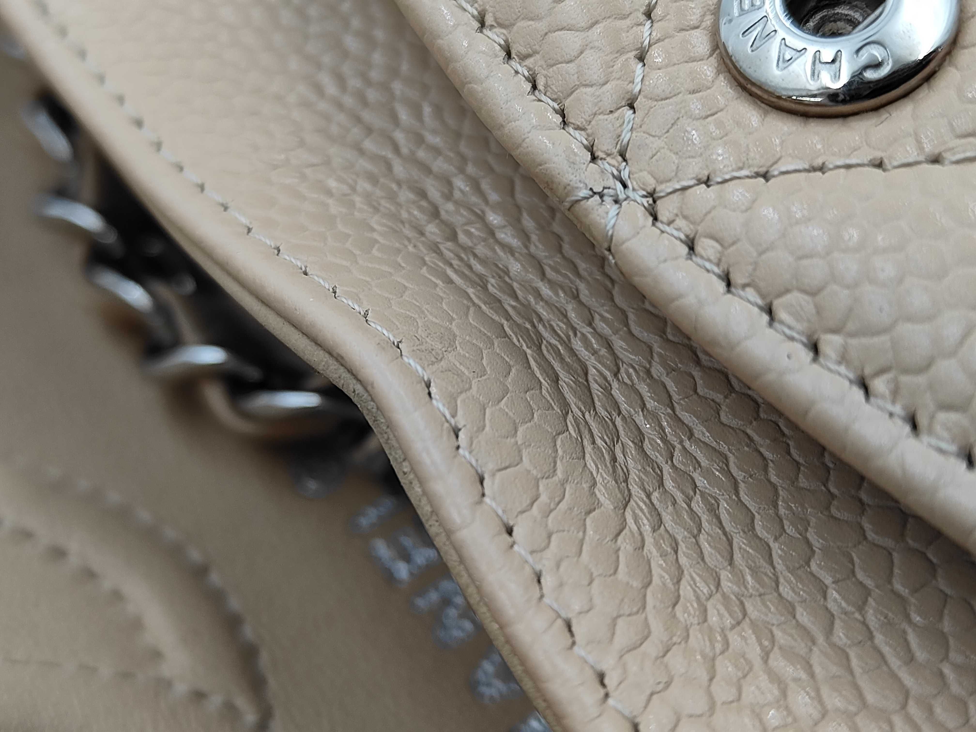 Double Flap Caviar Beige 25 Shoulder Bag — view 15