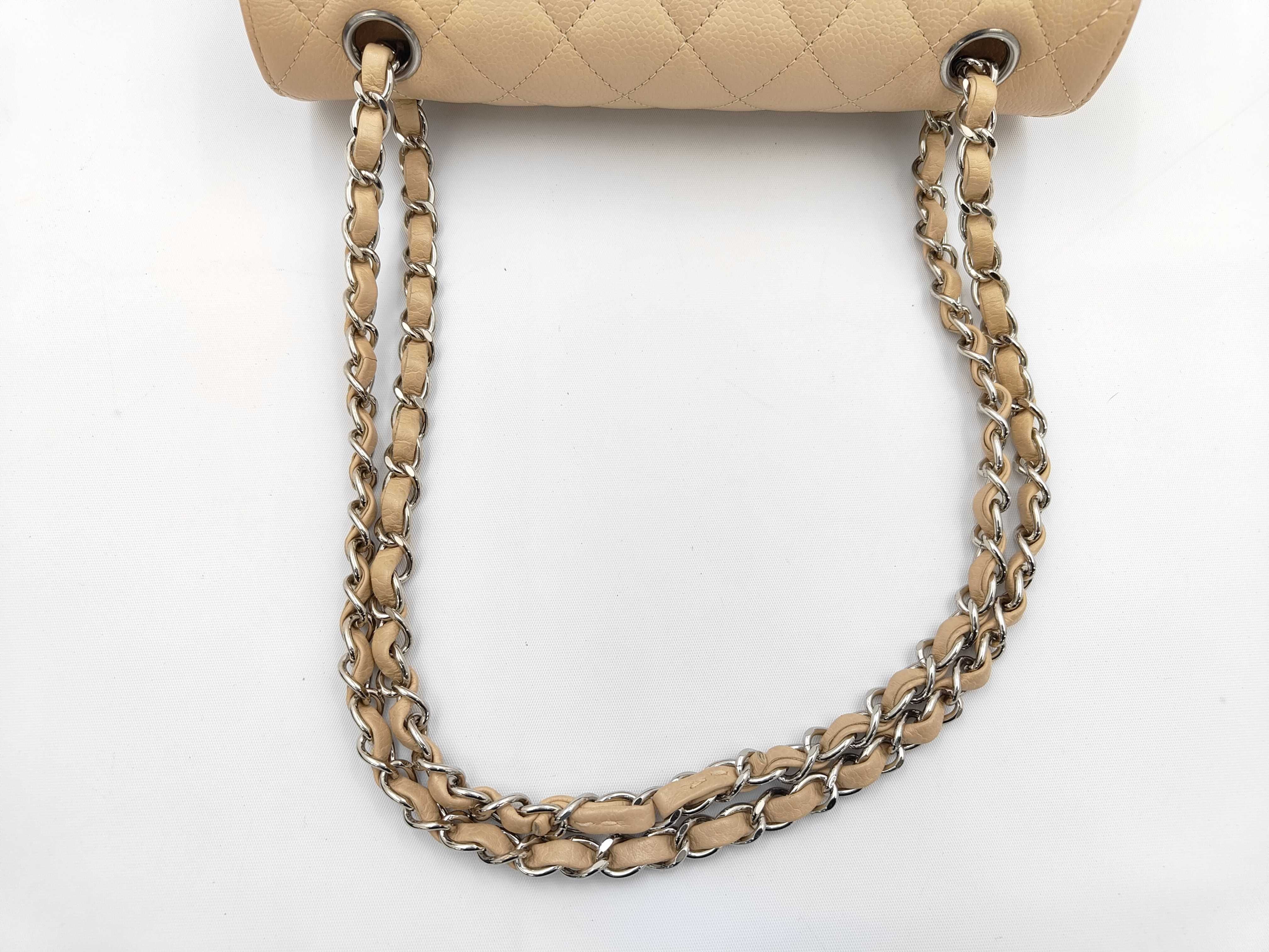 Double Flap Caviar Beige 25 Shoulder Bag — view 3