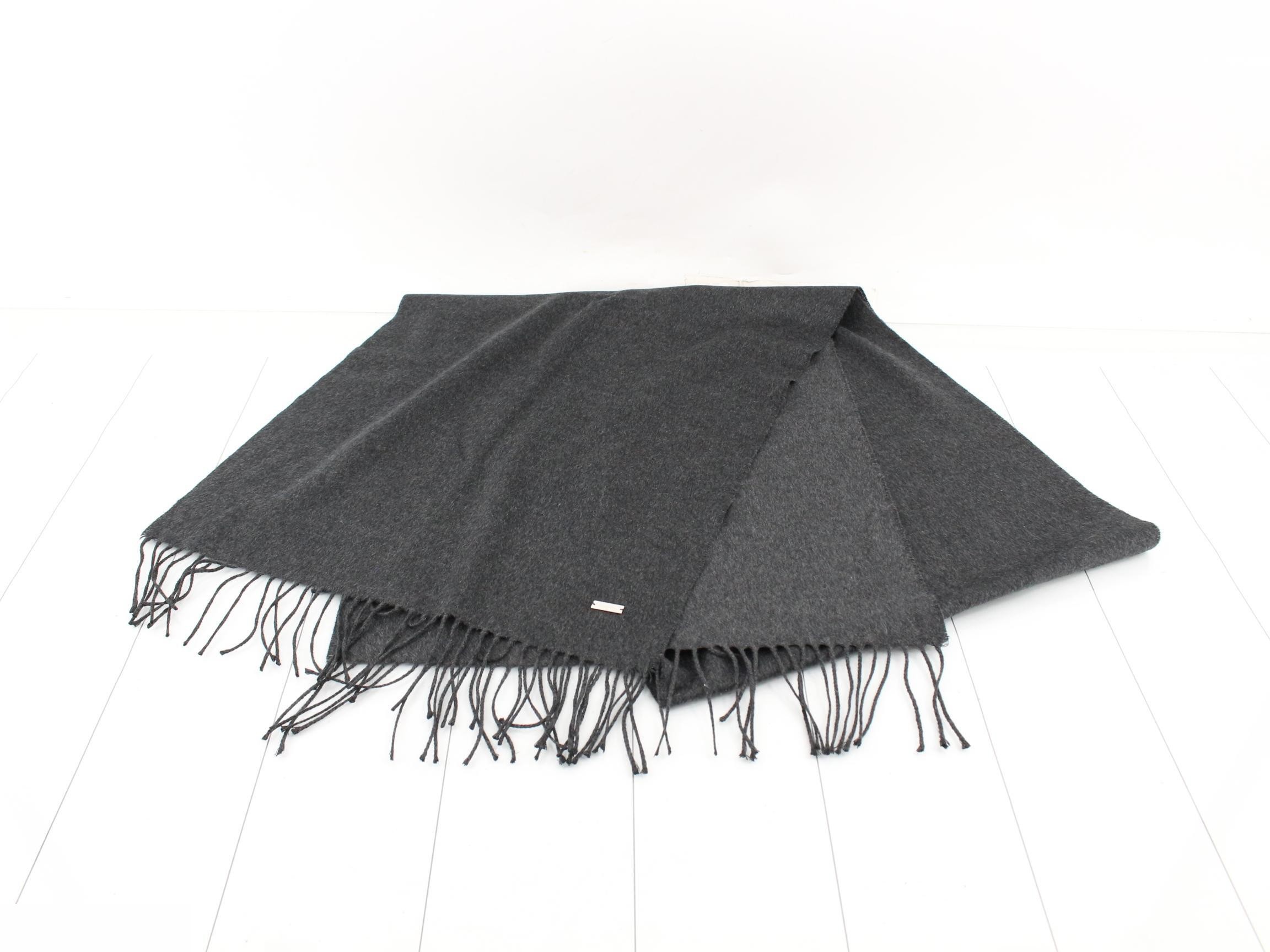 Other lines: Small items, accessories, and scarves — view 2
