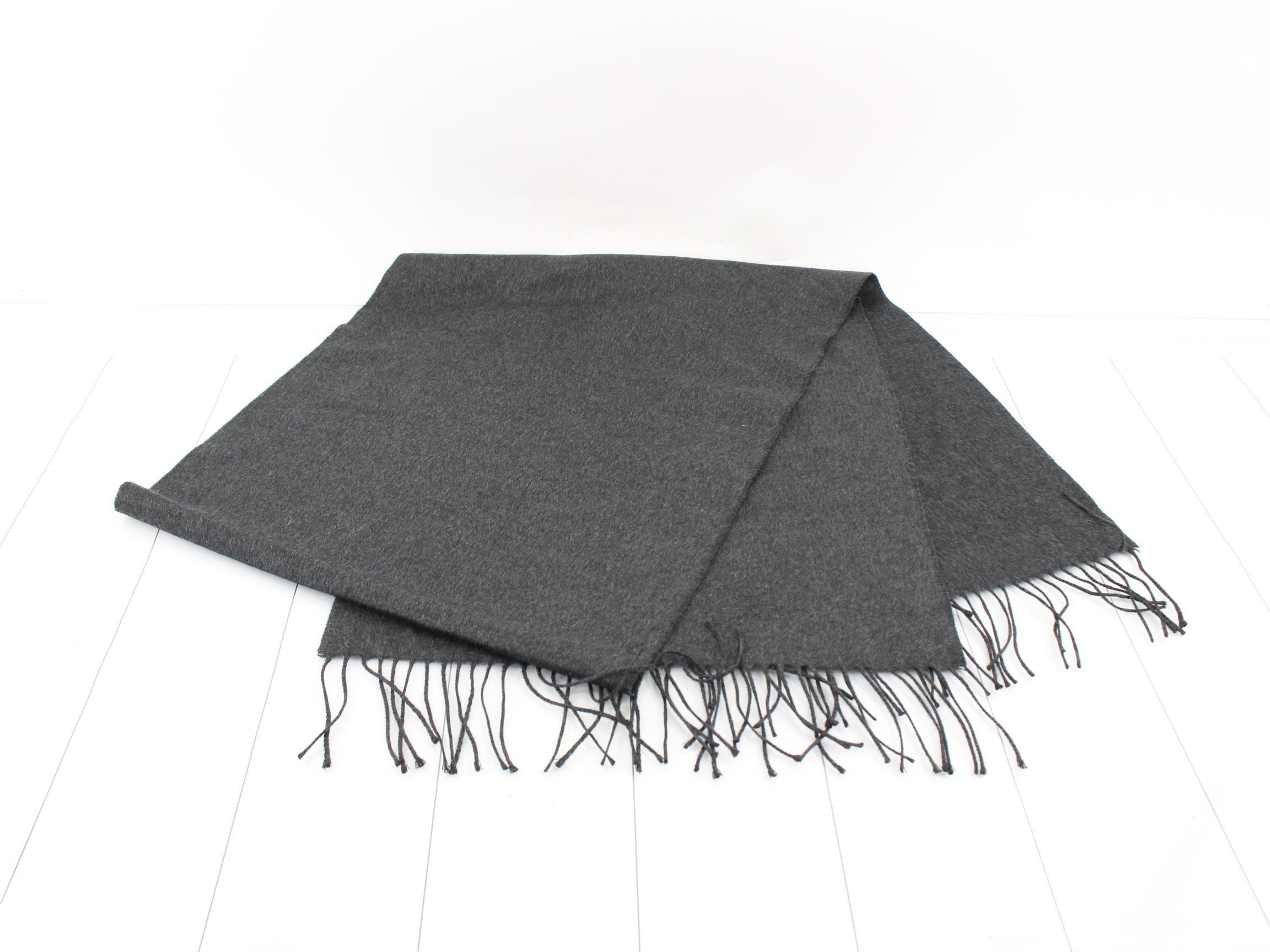 Other lines: Small items, accessories, and scarves — view 3