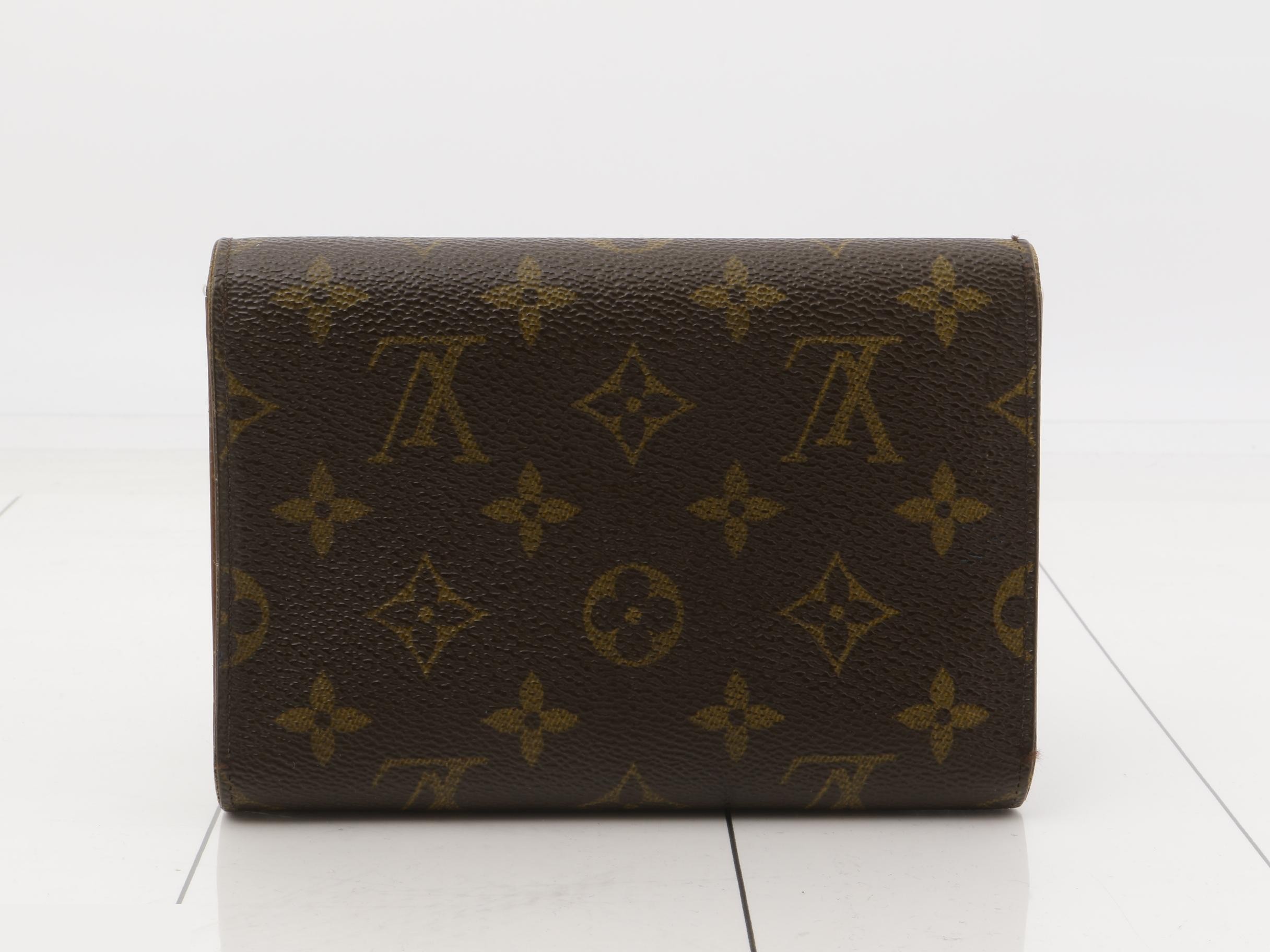 folding wallet — view 2