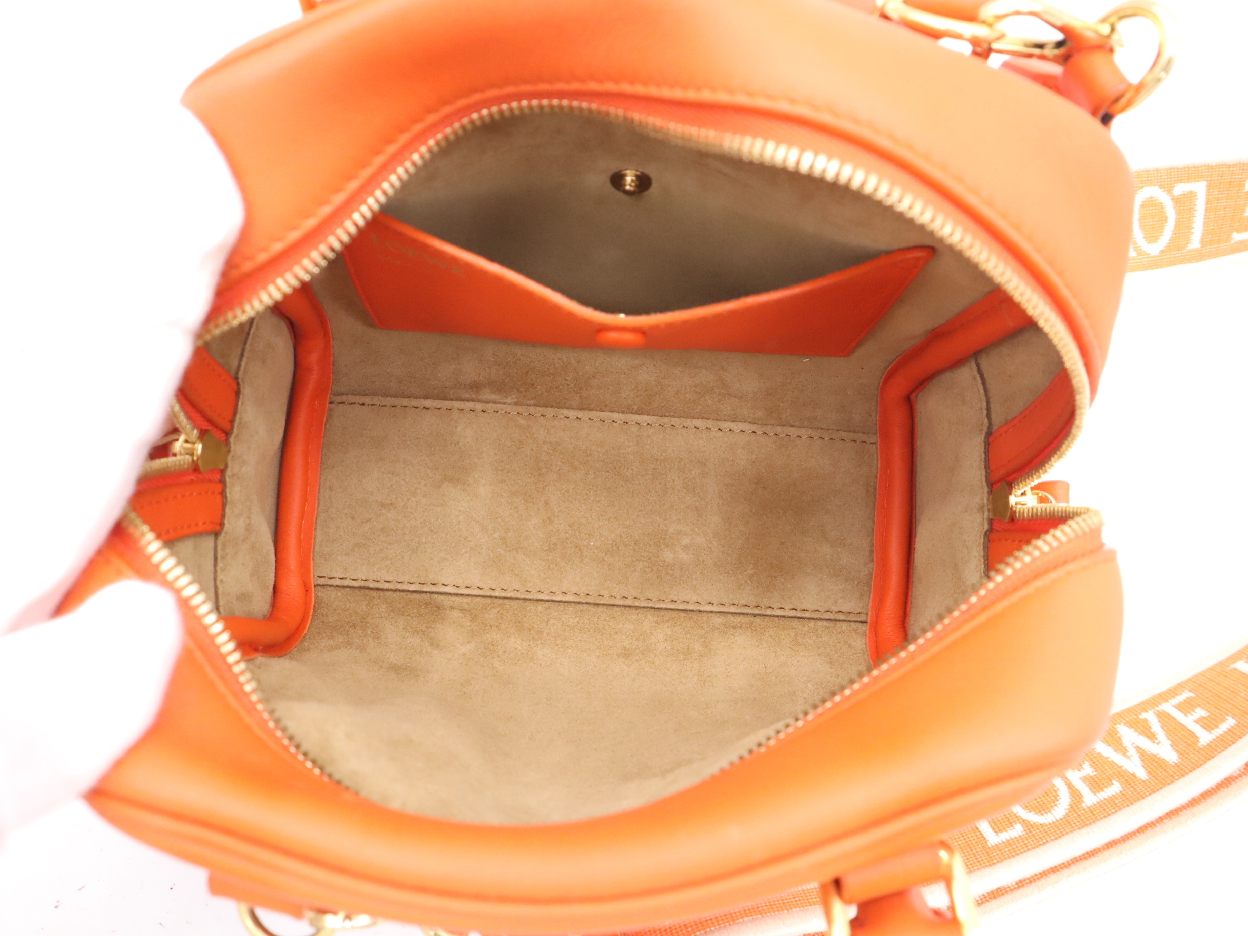 Leather Amazona 16 Square Handbag, Orange, with Shoulder Strap, Dust Bag x2, Padlock, and Keys x2 (Shoulder Bag) — view 11